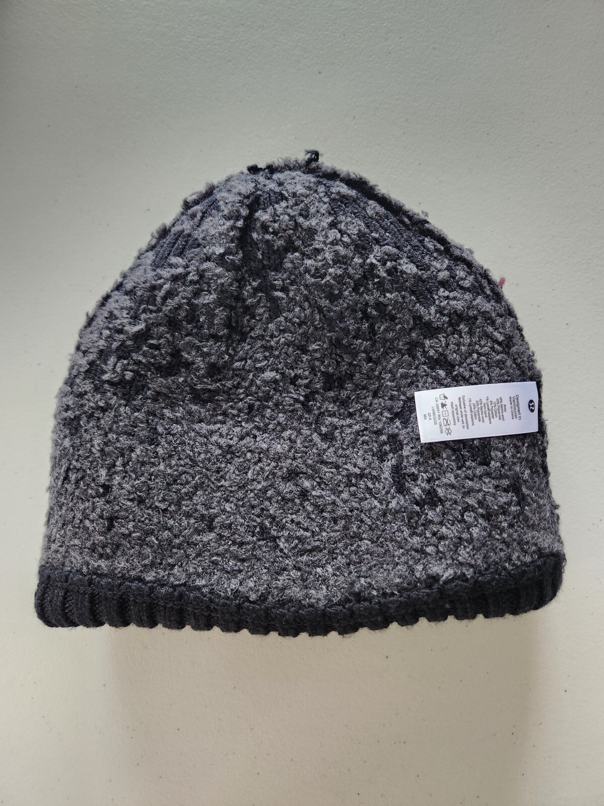 NWT Lululemon Ombre Knit Textured Beanie One size Black Gray