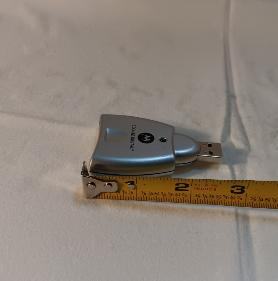 Motorola SYN1114A USB Secure Digital SD Memory Card Reader Adapter Silver Tested