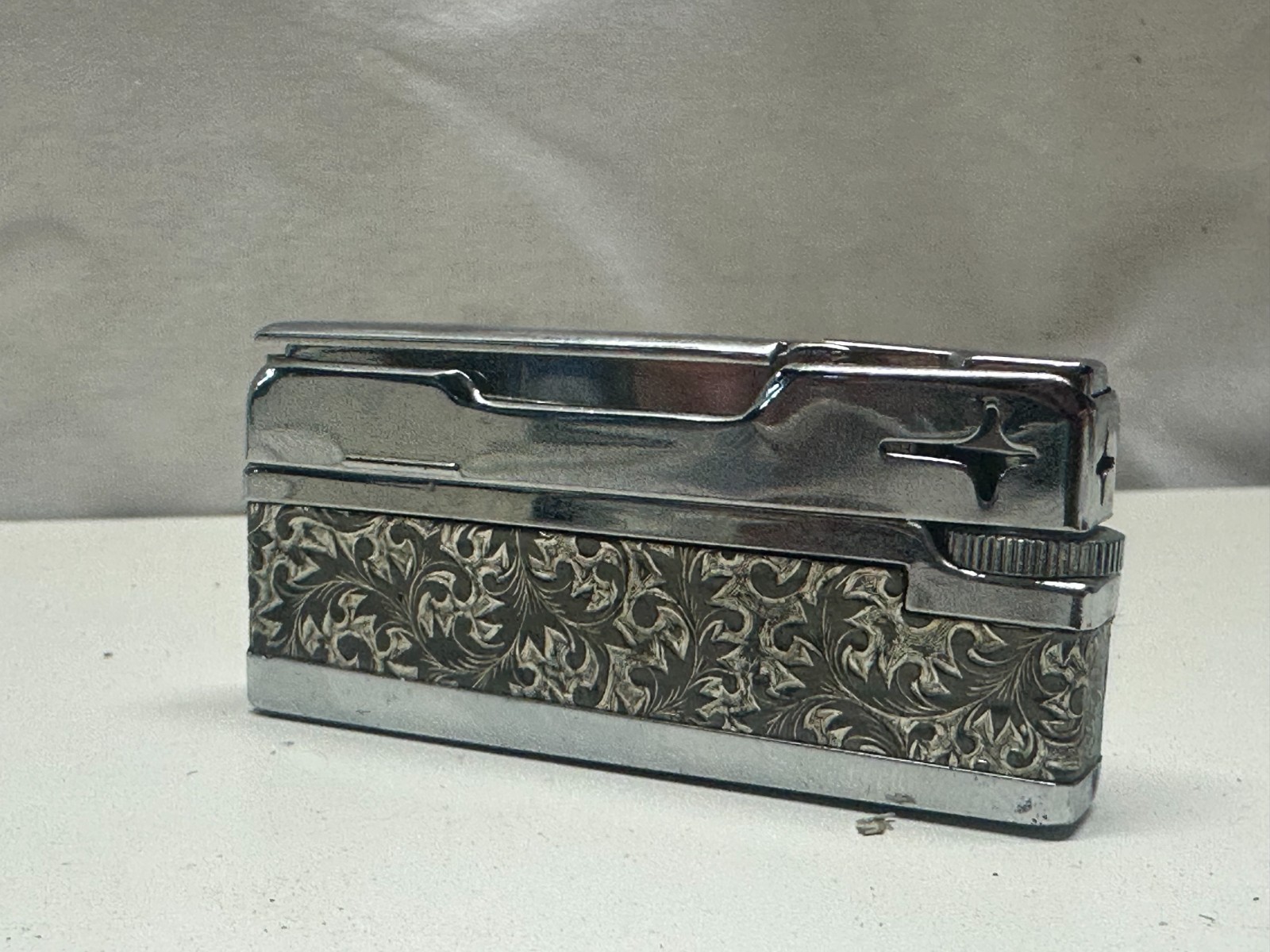 Royale "2500" Gas Lighter Automatic Fuel JAPAN