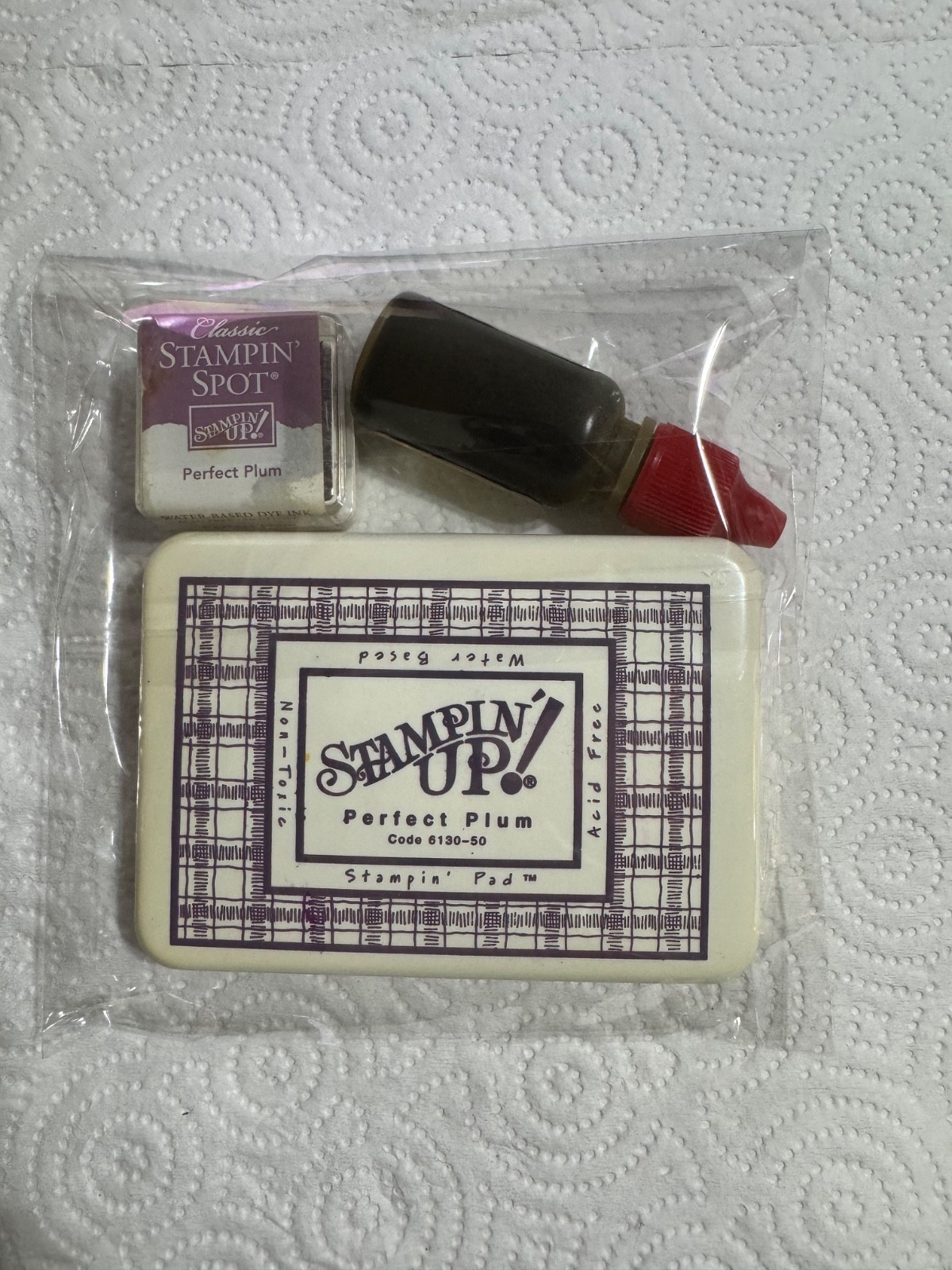 Stampin Up inkpads with stamp pad, Stampin Spot and refill ink