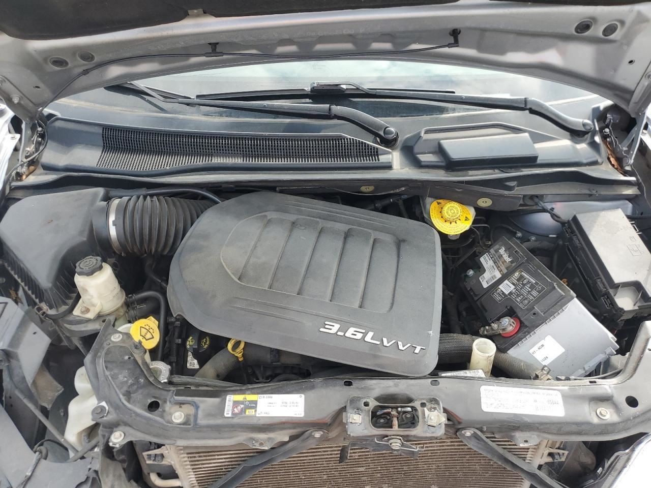TOWN COUN 2014 Glove Box 4894963