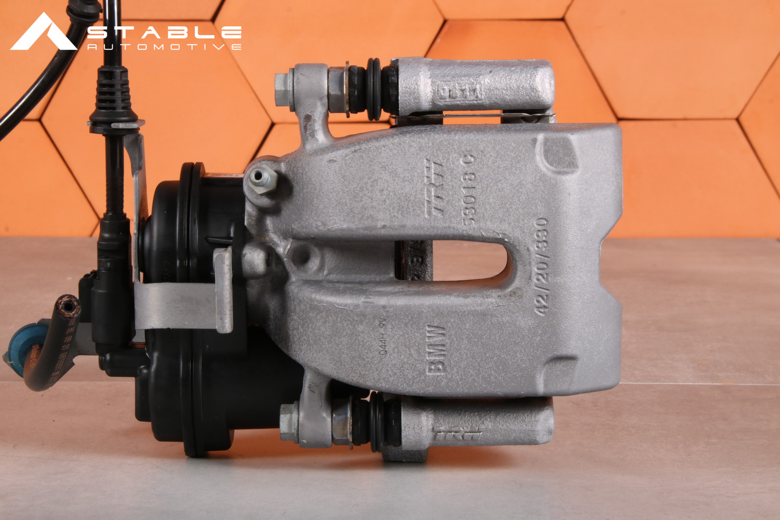 BMW G30 G31 G32 X3 G01 REAR LEFT BRAKE CALIPER 6870575 42/20/330 20 km !!!