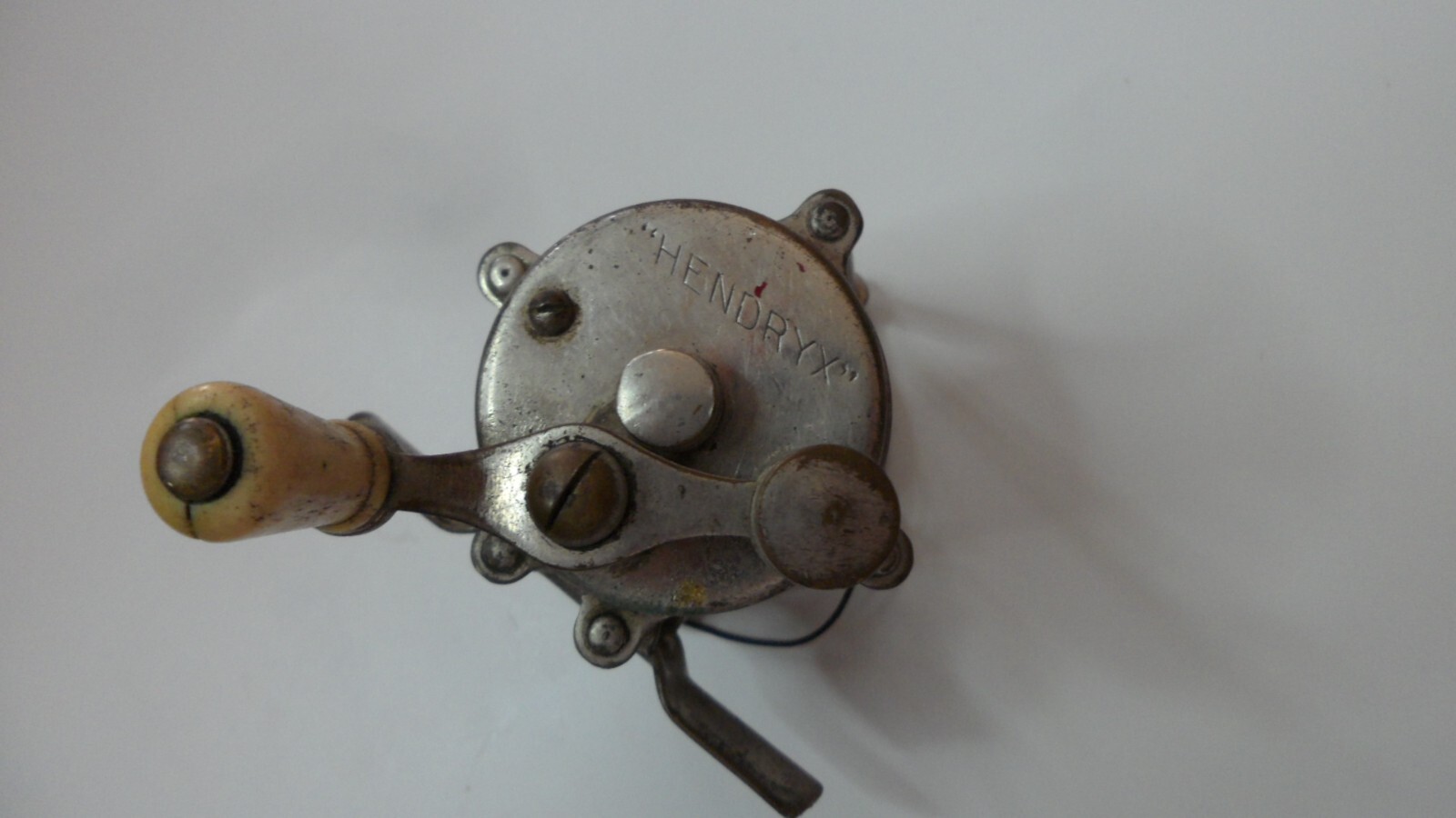 Early Clean " Hendryx " fishing reel FREE ShipN