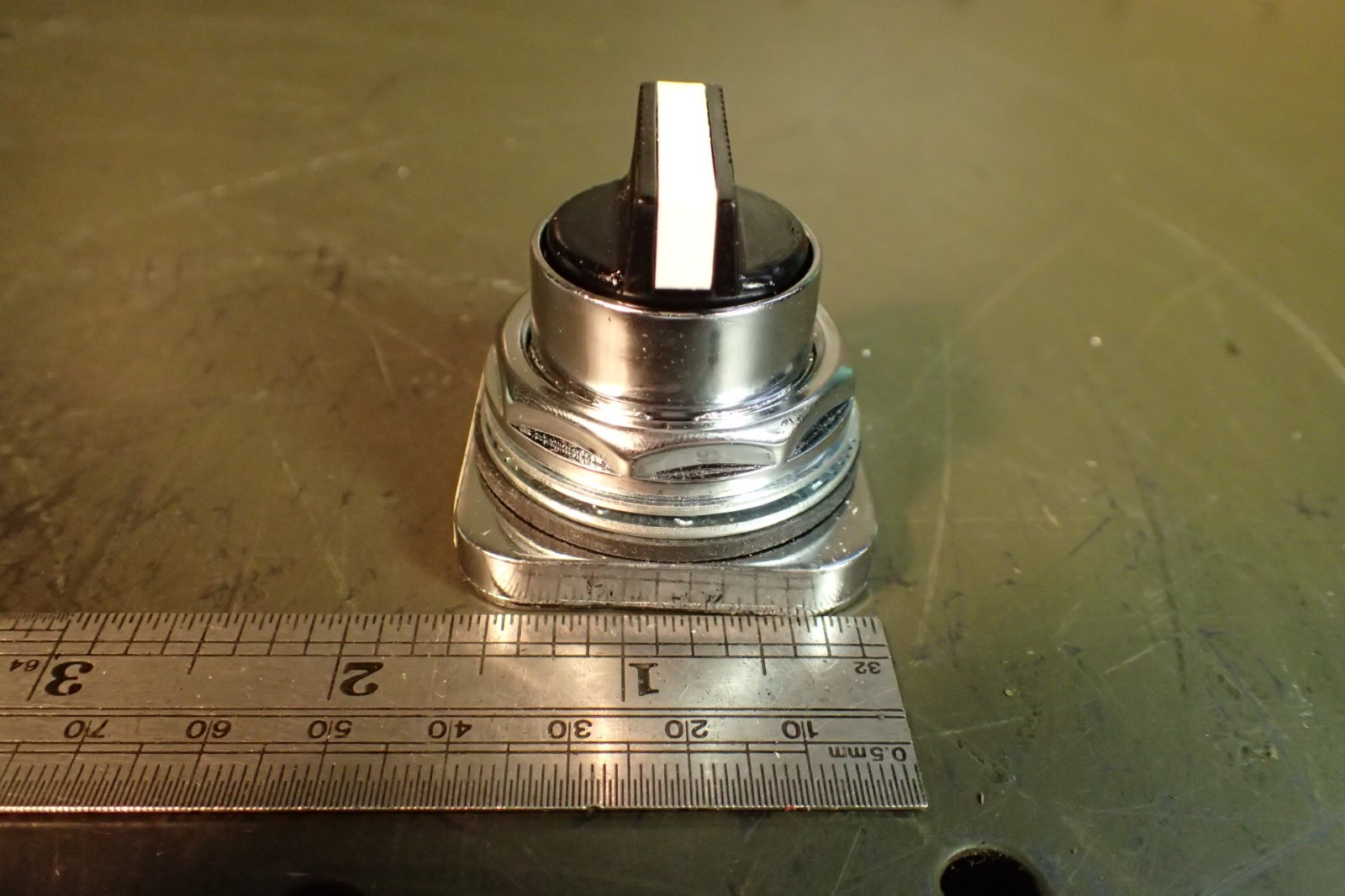Furnas 3-Position Short Level Operator Oil Tight Selector Switch 52SA2BAB NEW