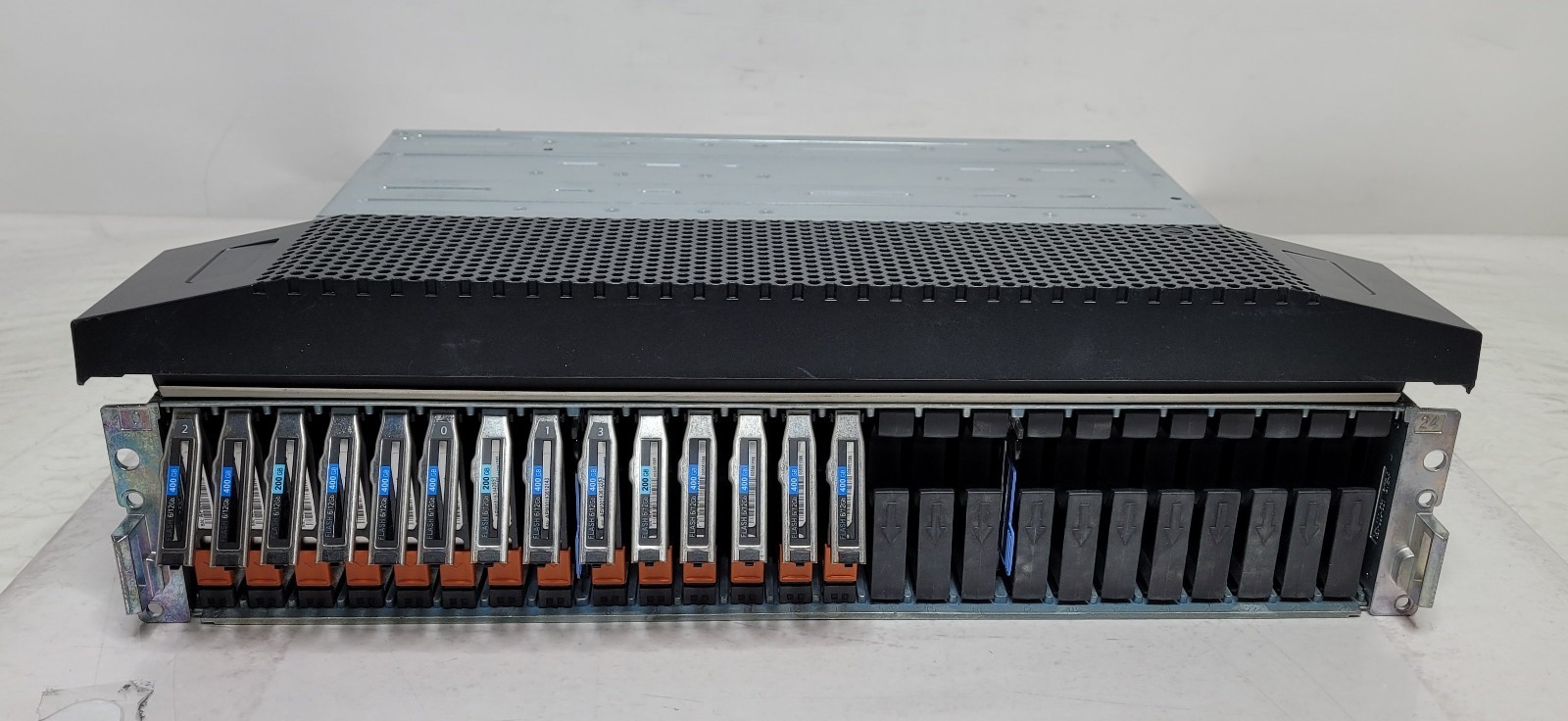 EMC Model BPE25 - 2.5in 25 Drive Bay Mini SAS RJ45 Storage Array No HDDs