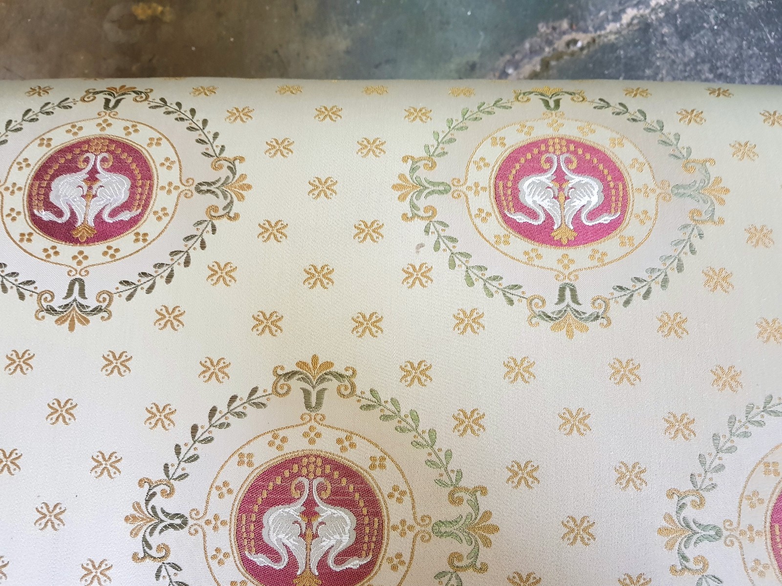 WOOD BENCH WITH RUBBED GOLD