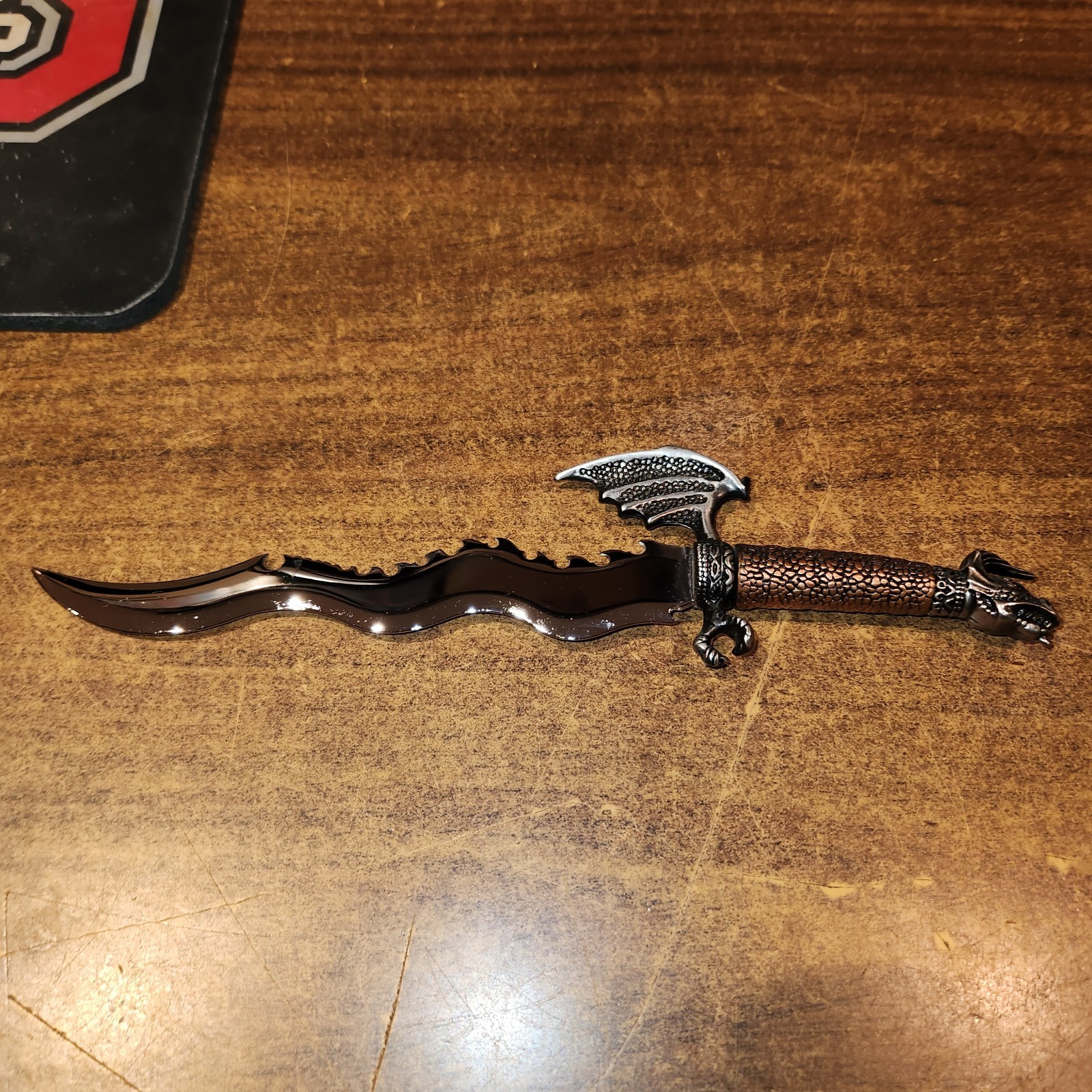 10" Flying Dragon Serrated Rippled Fantasy Dagger, Blade Sharp, Display Piece