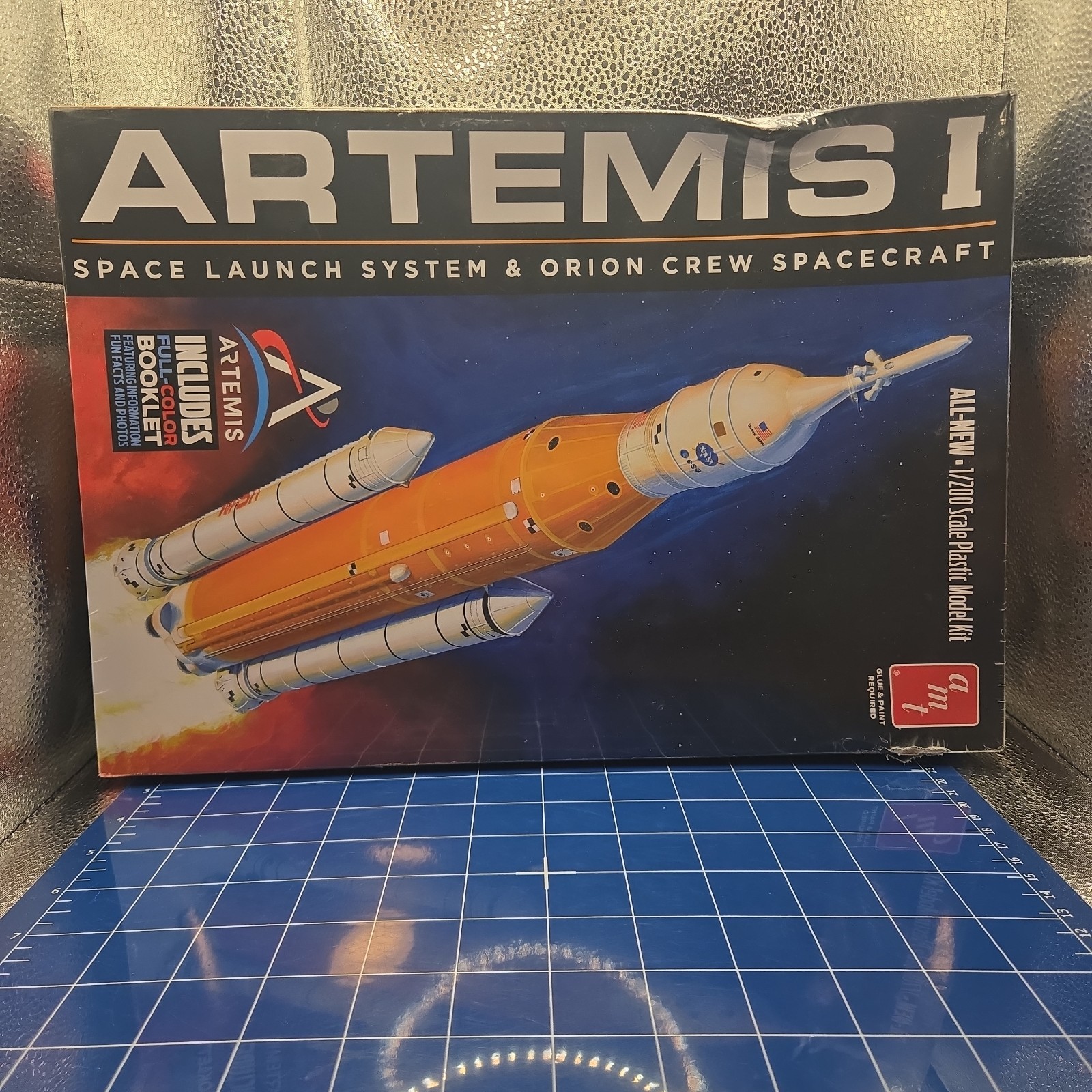 AMT 1423 1/200 NASA Artemis 1 Rocket w/Launch System and Crew Kit New,Sealed