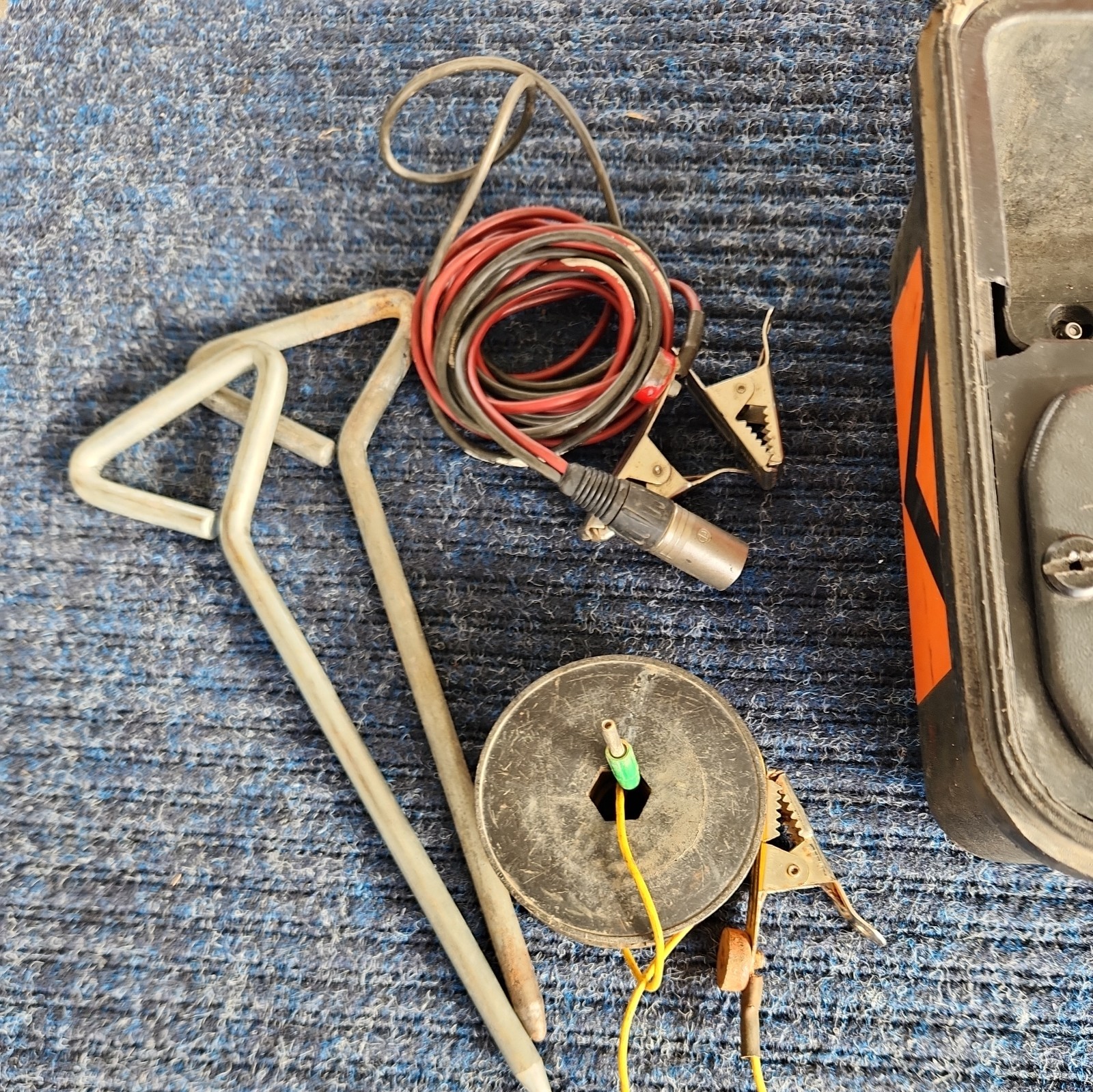 C.Scope Signal Generator 33KHz Genny Cable Locator.