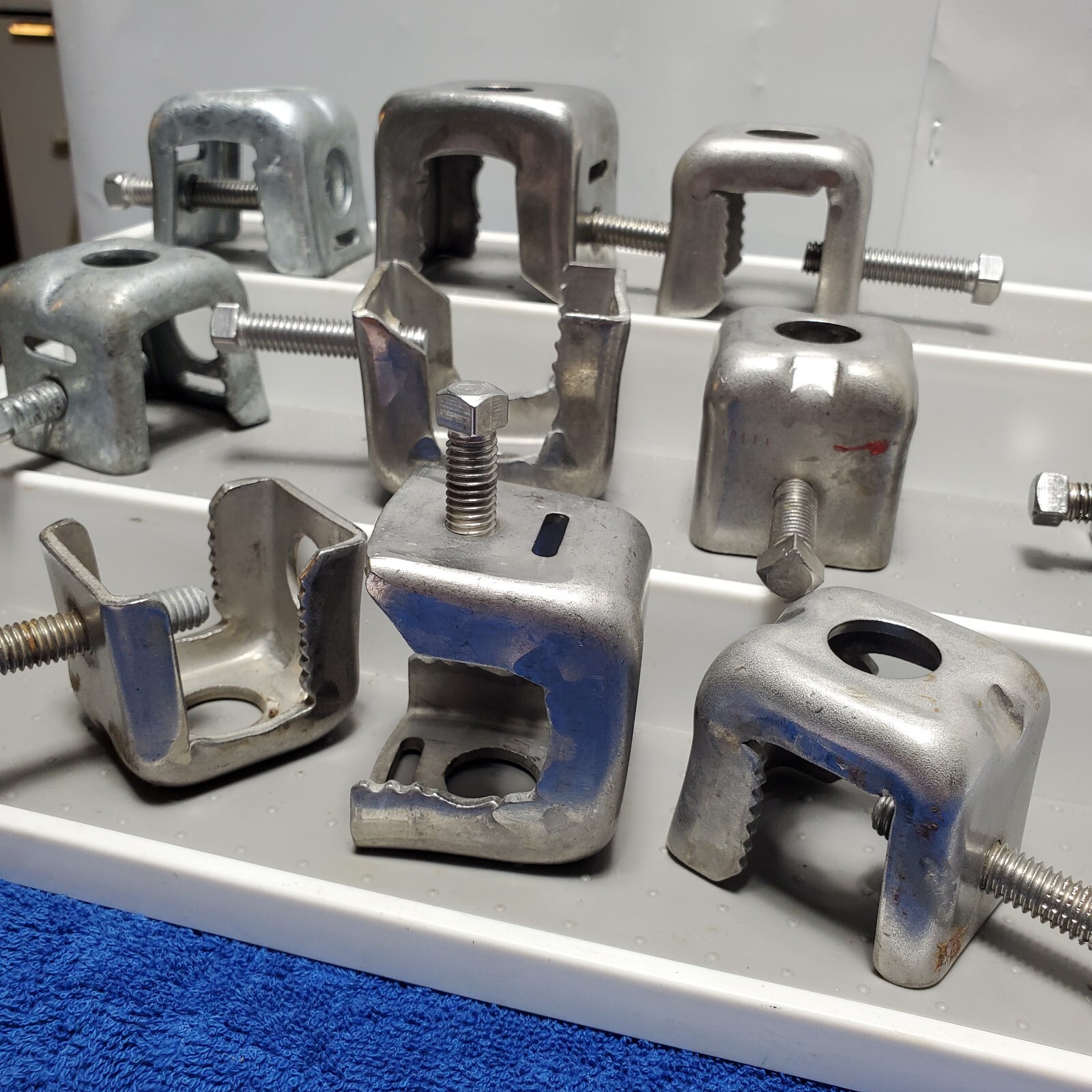 Stainless Steel Angle Adapter Beam Clamp 10pk 3/4 Hole for Snap-in USED