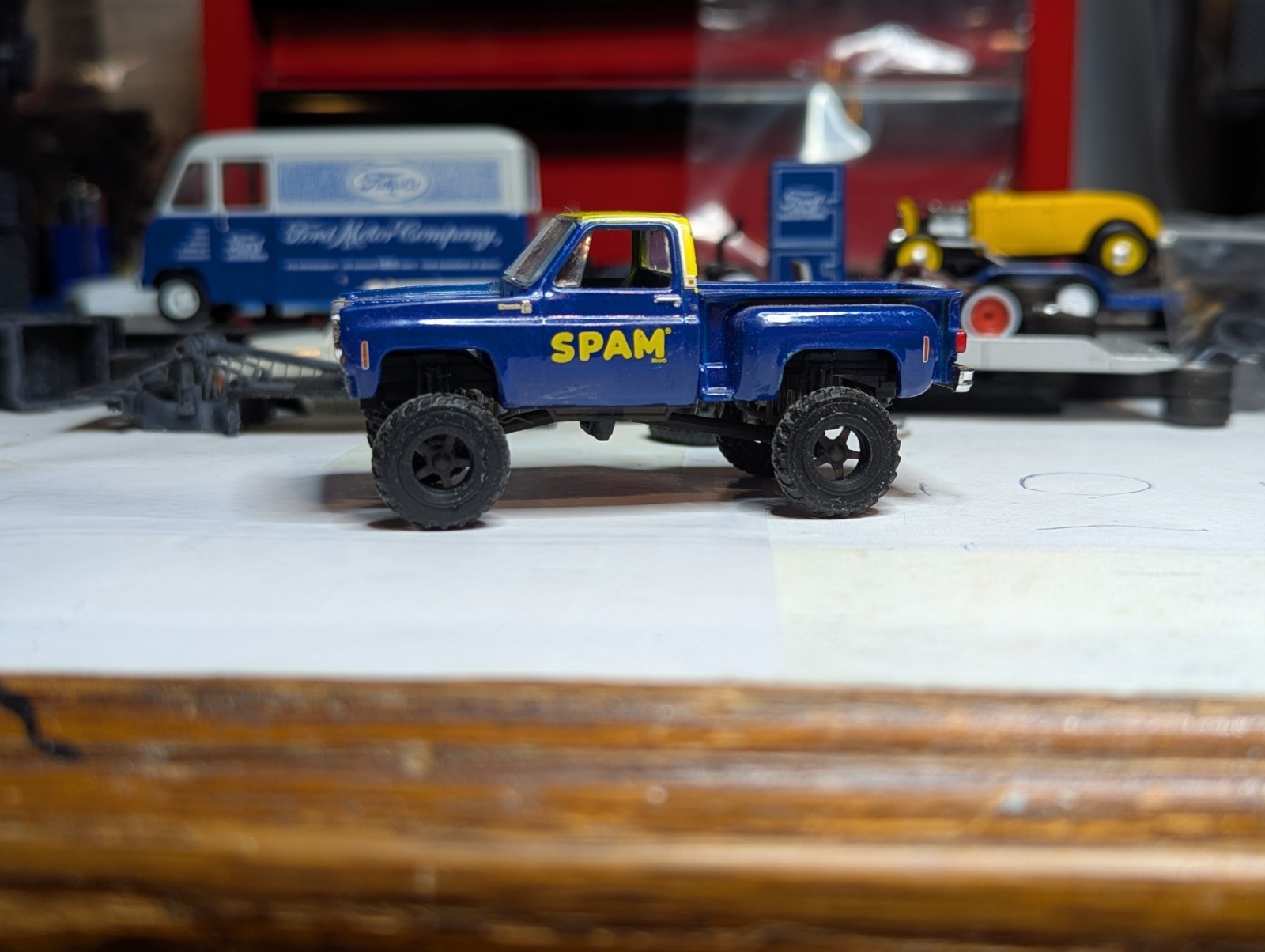 1/64 Scale Custom 3D printed 4x4 Lift For M2 Chevy Short Bed Step (Base Only)