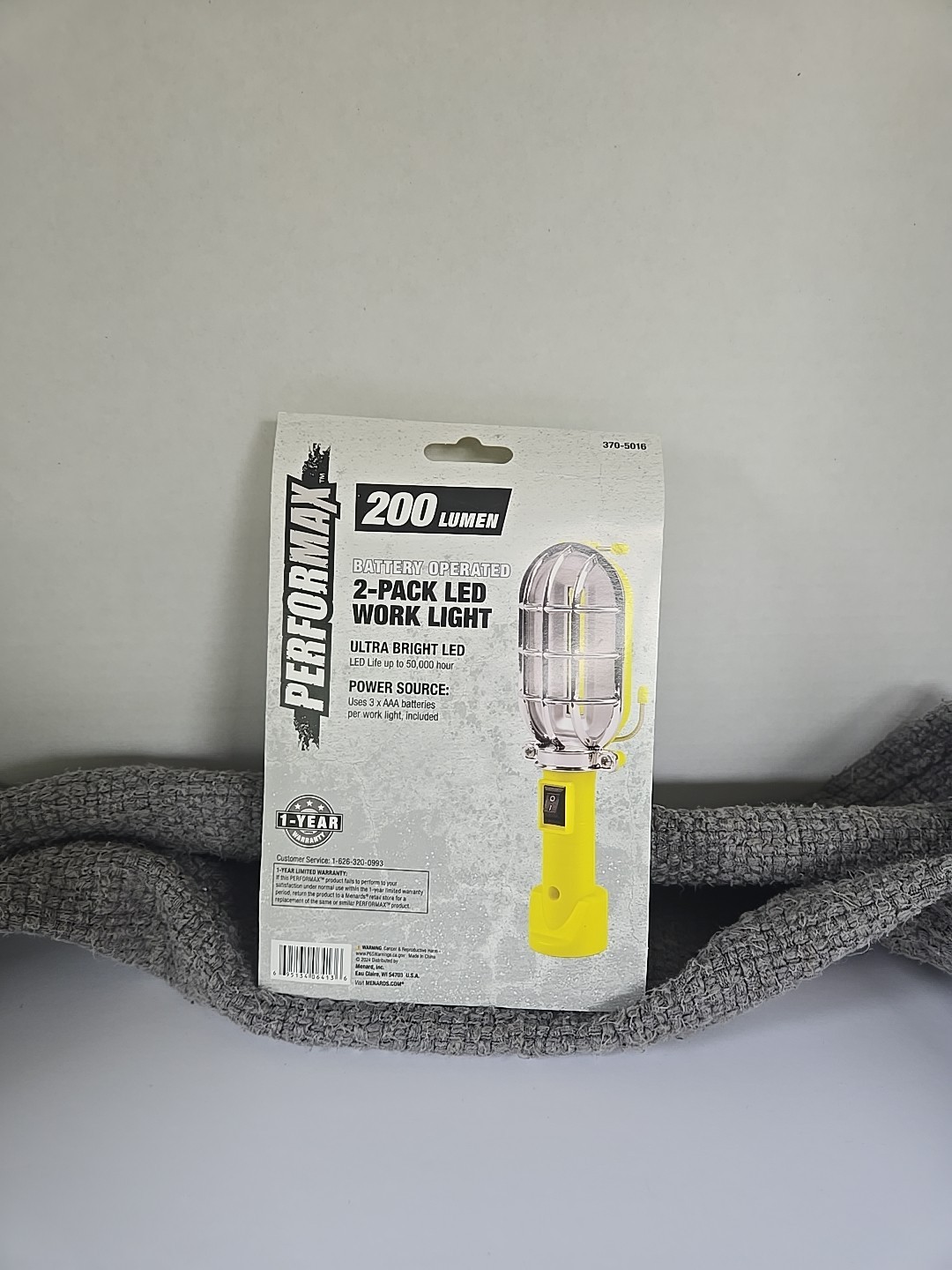 PERFORMAX 2-Pack LED Work Light - Battery Operated - 200 Lumen - New