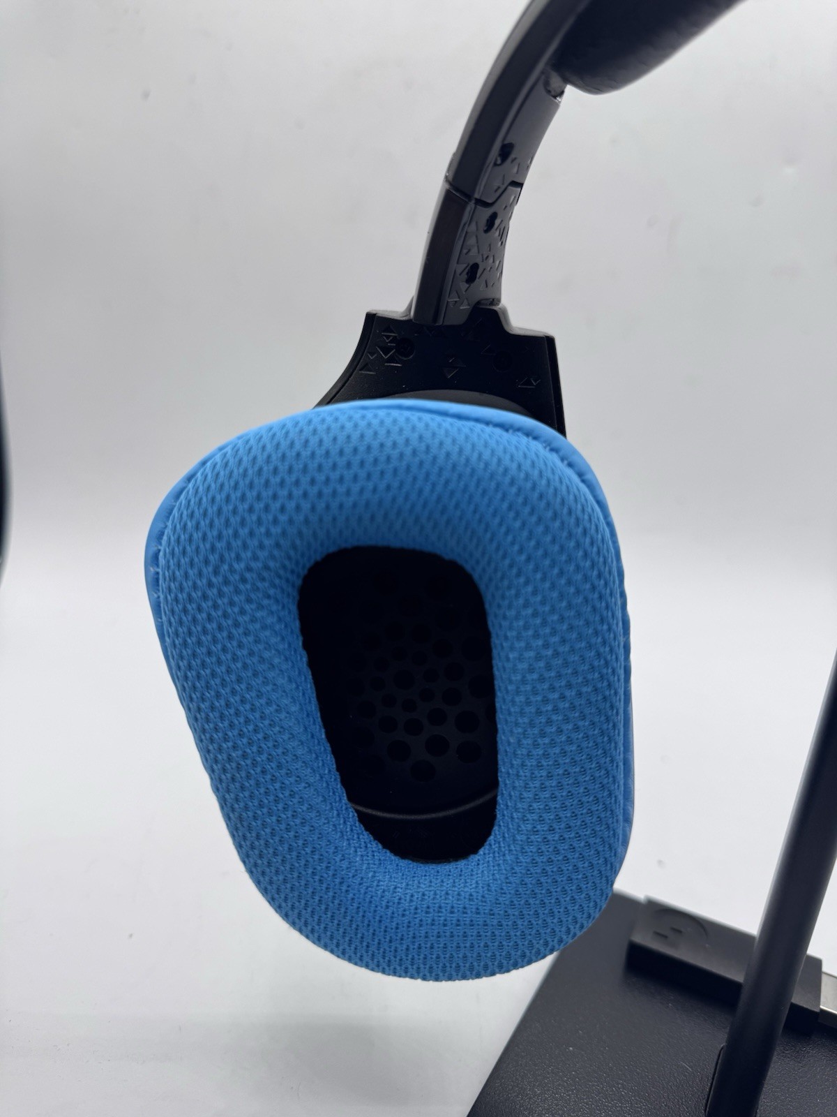 Logitech G935 Wireless DTS:X 7.1 Surround Sound LIGHTSYNC RGB PC Headset, READ
