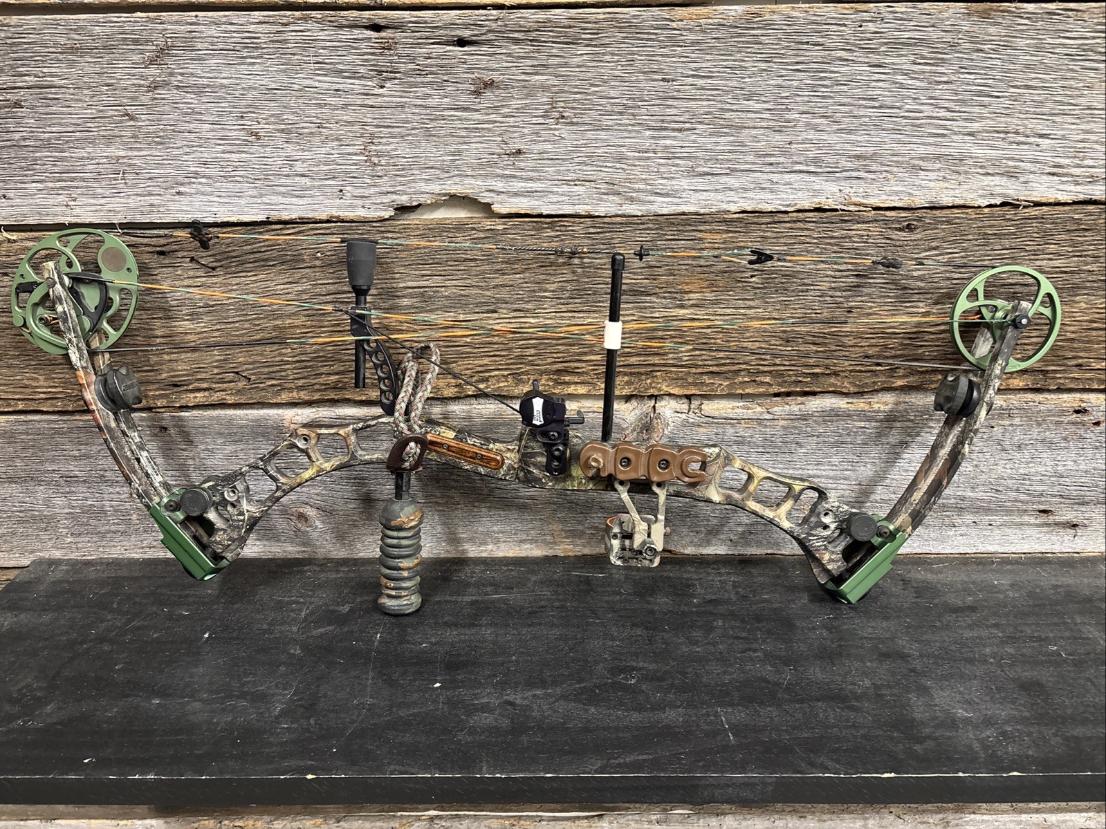 Bear Archery The Truth RH Compound Bow 28" 60lbs Draw Used