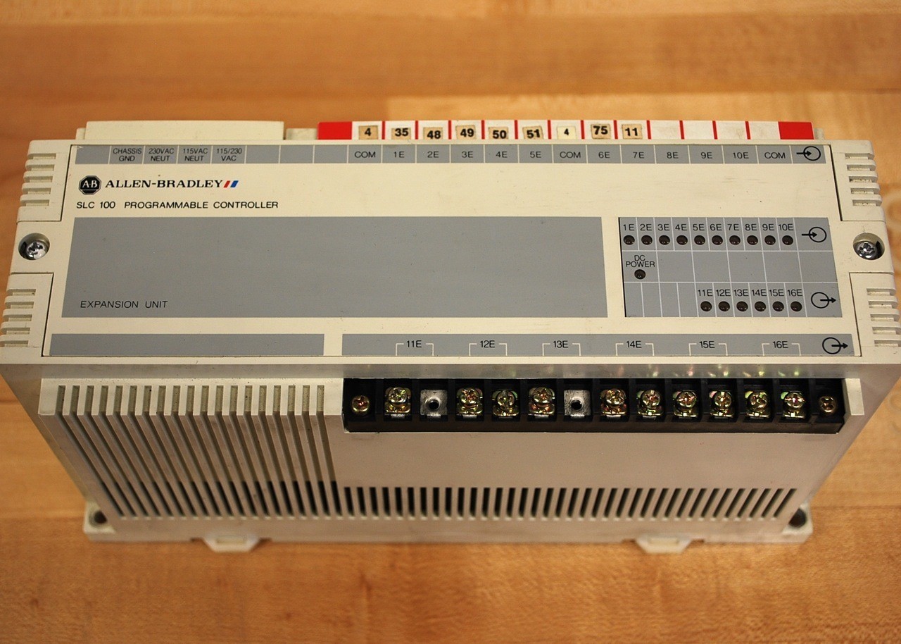 Allen Bradley 1745-E101 Series B SLC 100 Expansion Unit Programmable Controller