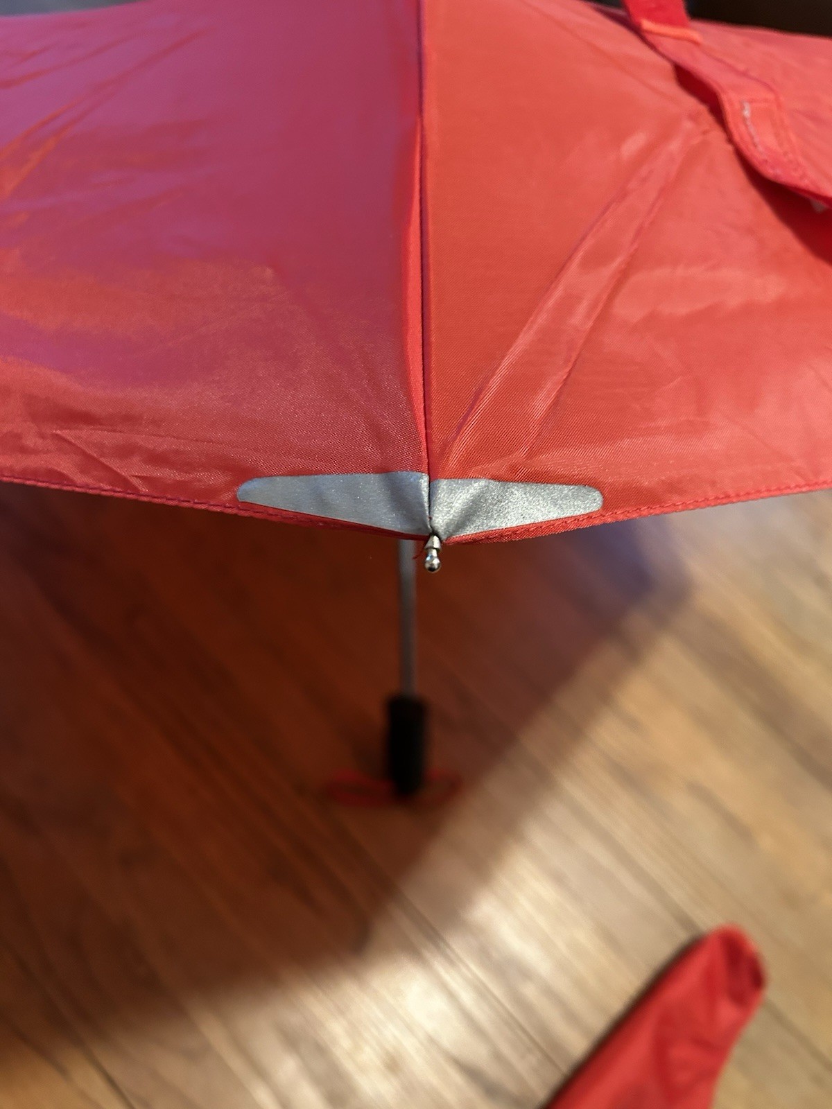 Shed Rain 3M Scotch Lite Auto Push Button Umbrella Reflective Material Red New