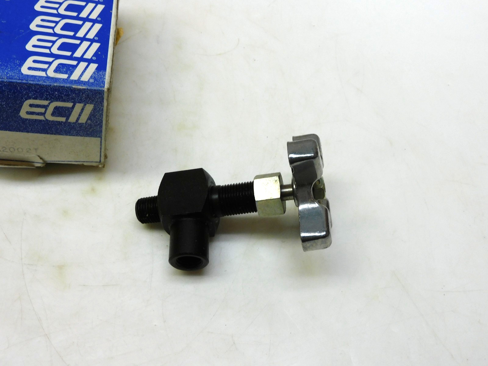 Ecii MFA2002T Right Angle Needle Valve 1/4" npt