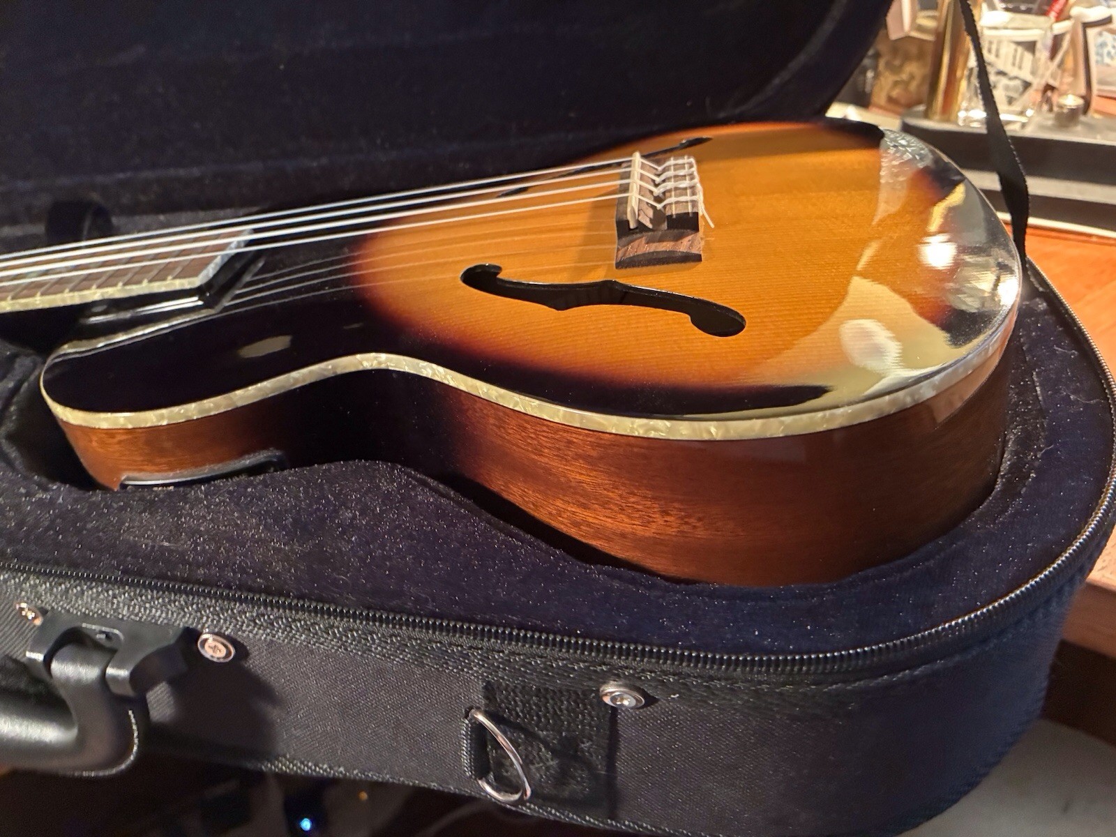 Kala KA-JTE 2TS tenor Archtop Electric Ukulele