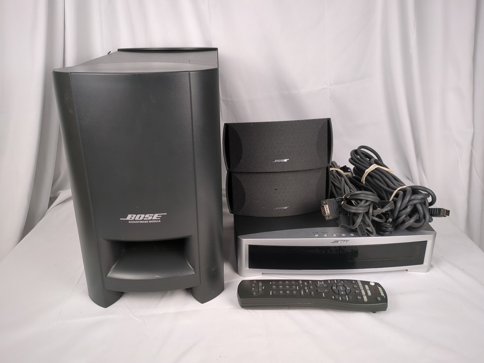 BOSE AV3-2-1 Series II DVD/CD Media Center w PS3-2-1 II Powered Speaker Systems