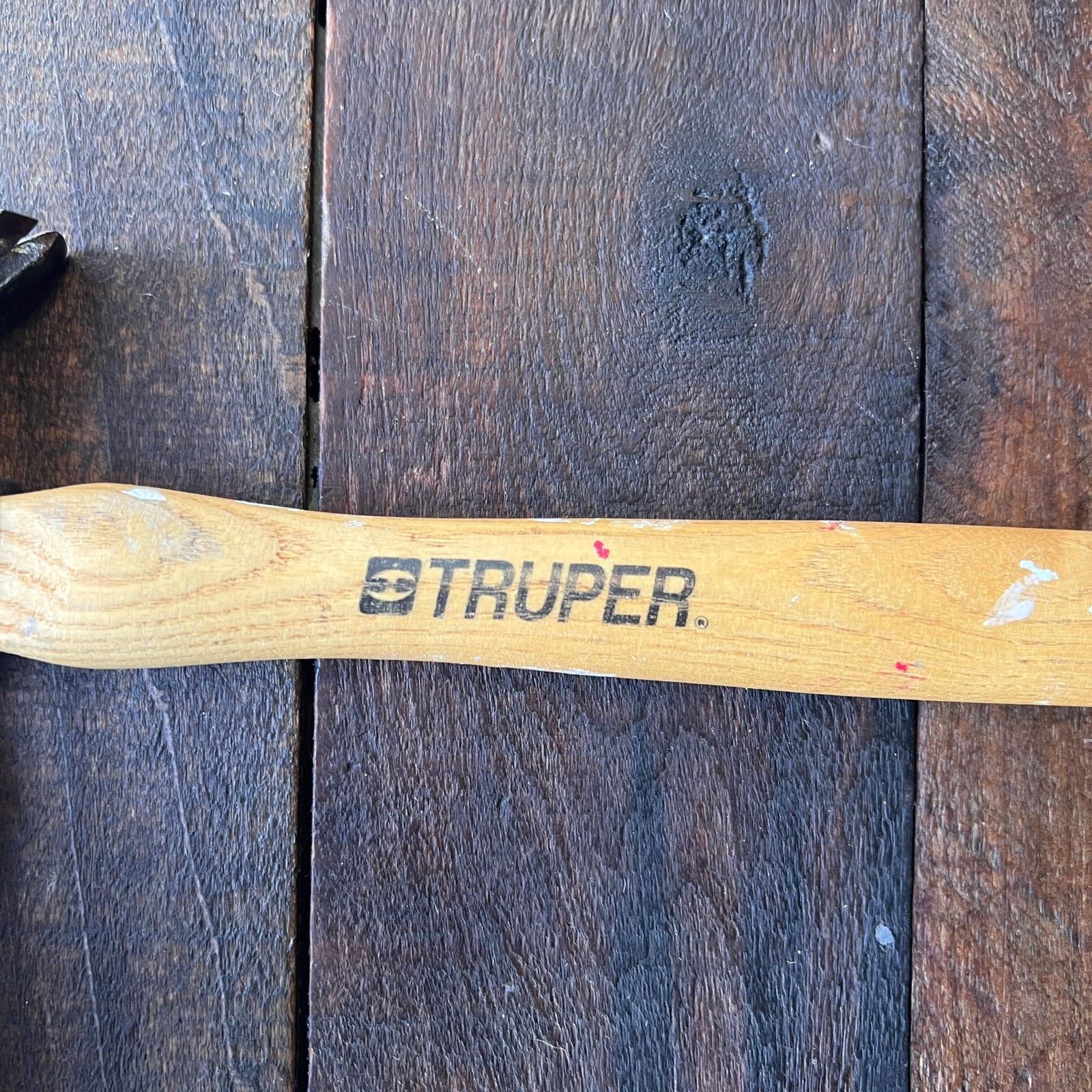 Truper Claw Hammer Wood Handle 0.72 Lb