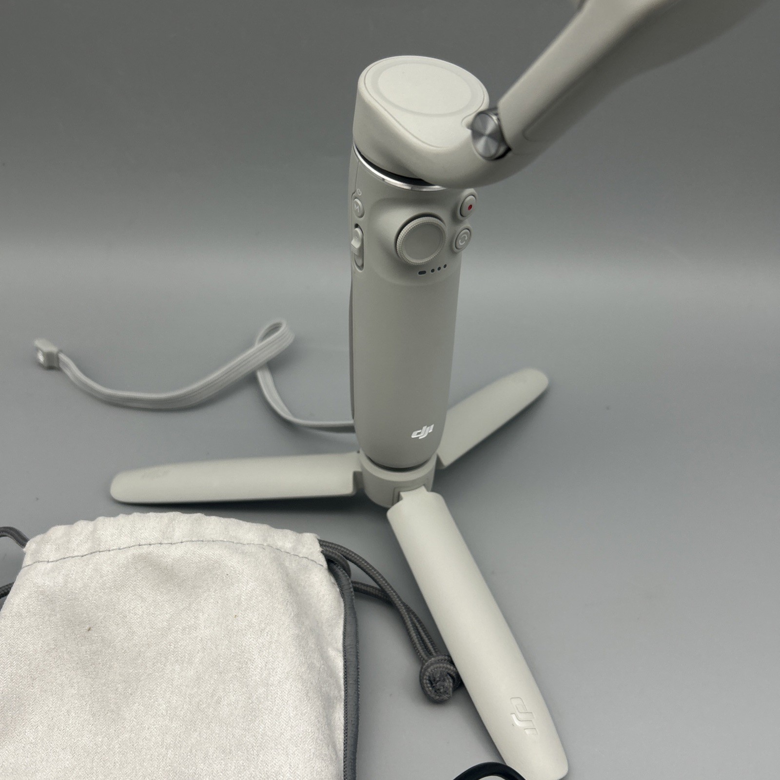 DJi OM 5 3-Axis Smartphone Gimbal Stabilizer