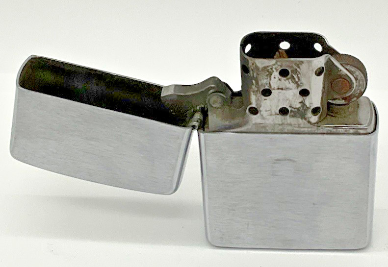 1994 ZIPPO LIGHTER WITH CASE