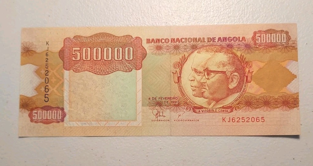 1991 Angola 500,000 Kwanzas Note; Pick 134 UNC Rhinocerus Crash on Reverse