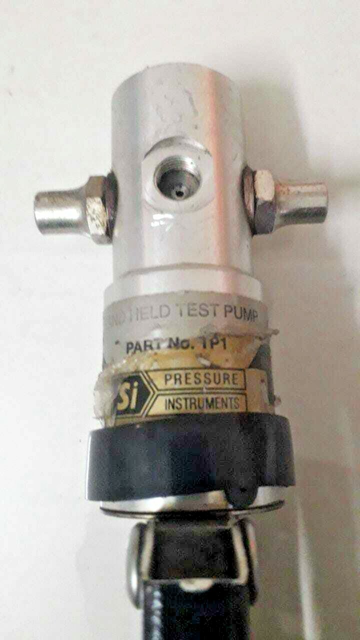 Si Instrument TP1 Hand held test pump Pressure calibrator