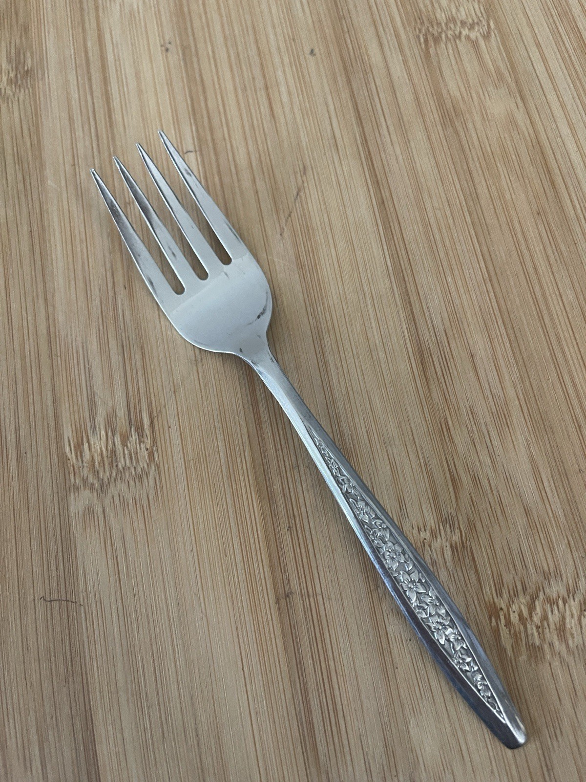 Int'l Silver Superior Stainless Textured Floral PETAL LANE Salad Fork 6”