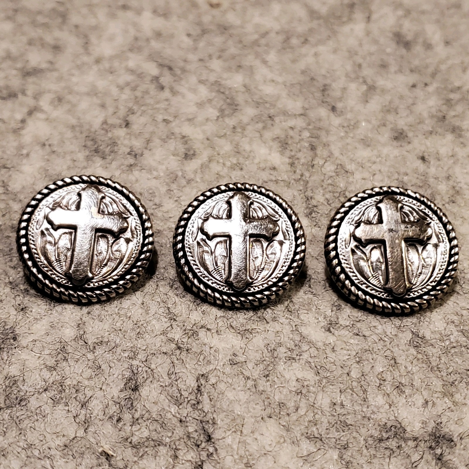 3 Western Conchos Screw Back Christian Cross  Rope Border 1" Antique Silver