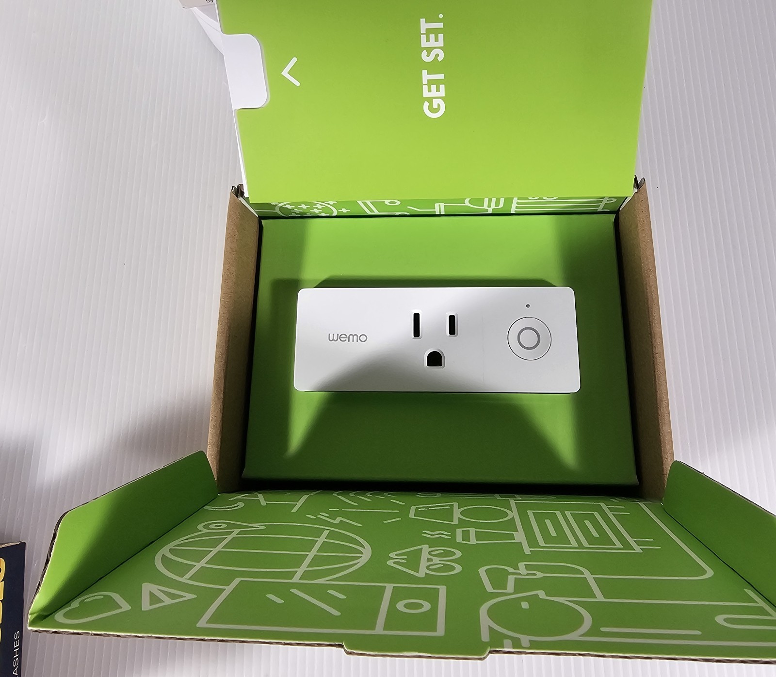 WeMo WiFi Smart Plug, Works with Alexa Google Nest