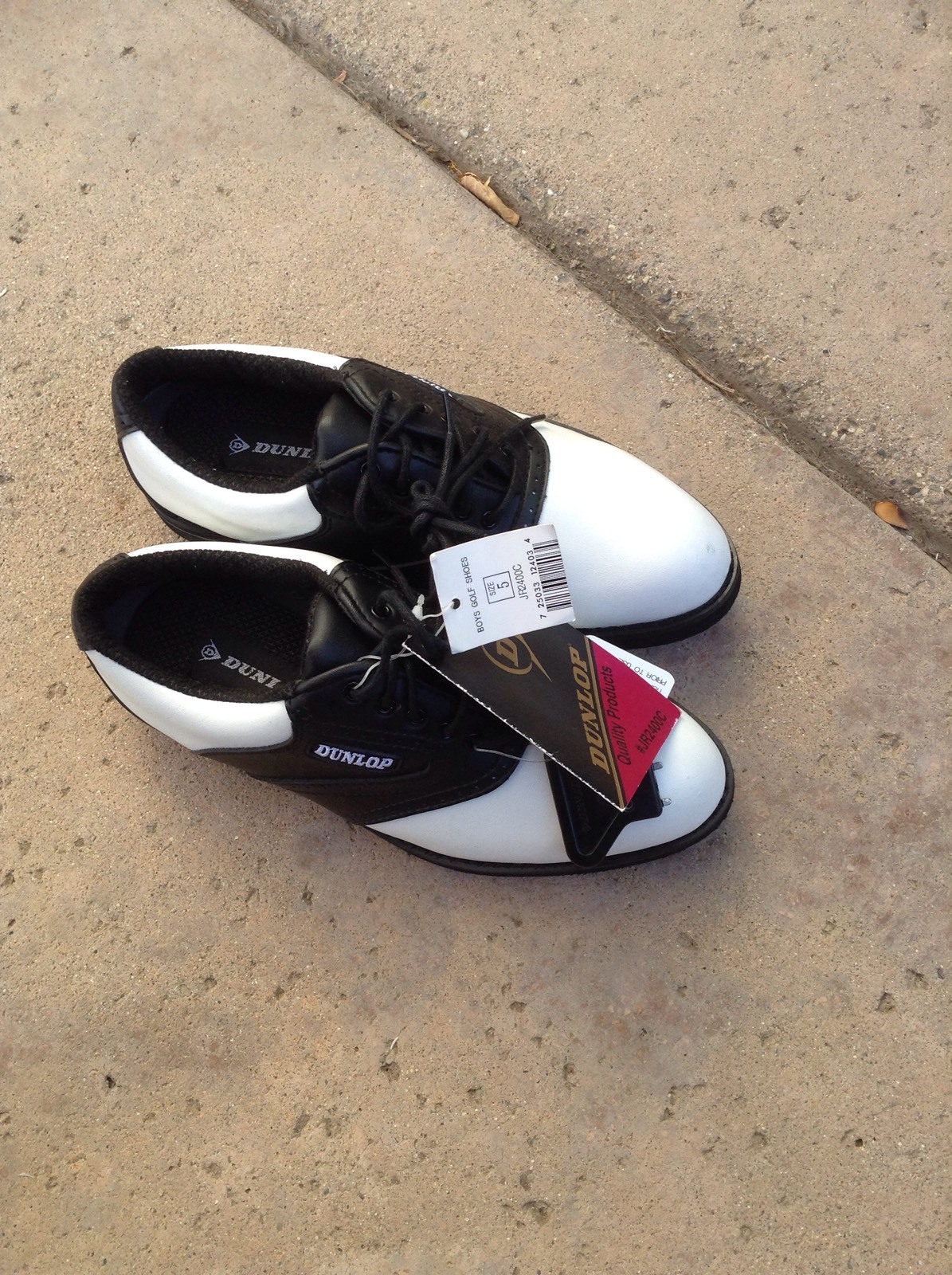New Boys Dunlop Golf Shoes sz 5