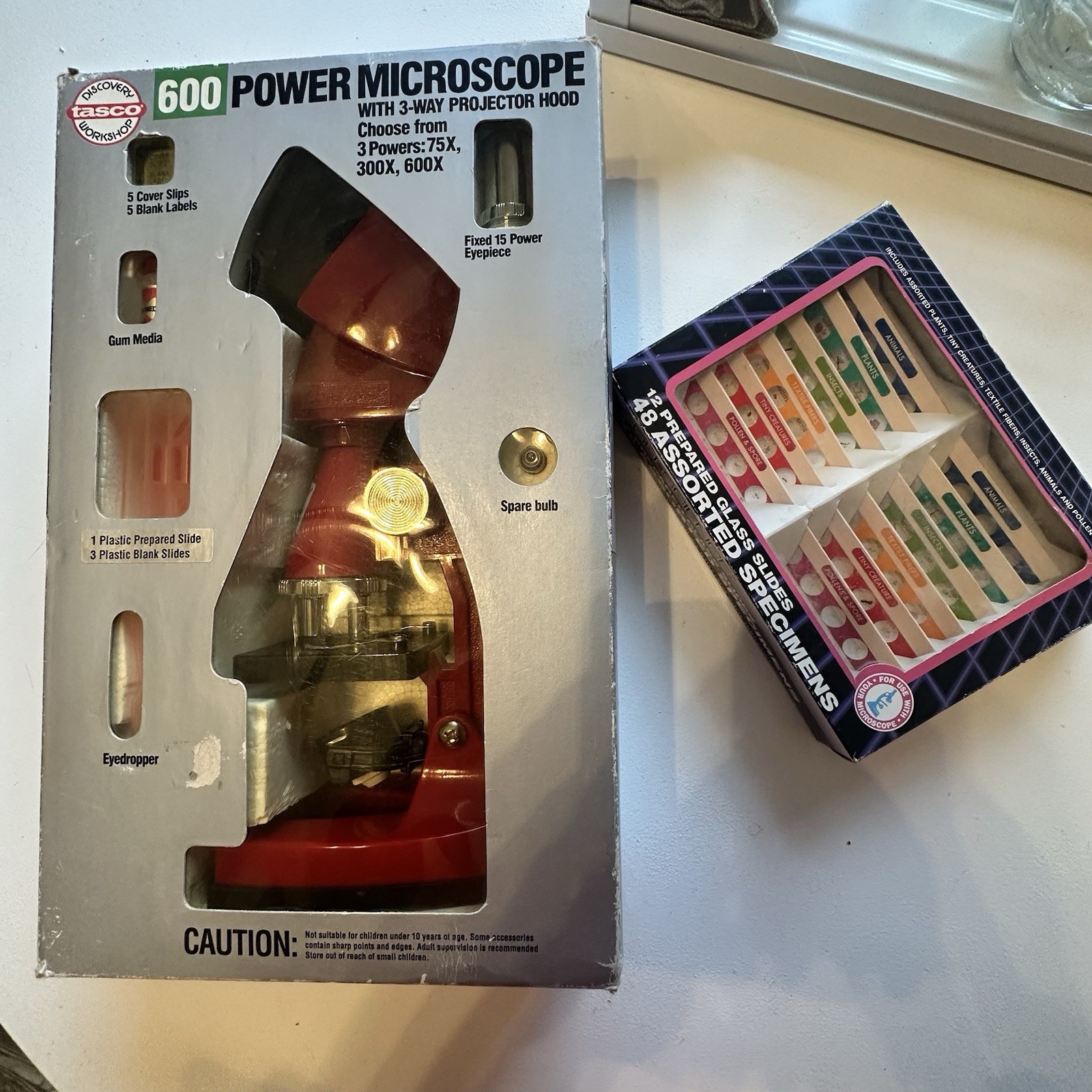 Tasco Discovery Workshop 600 Power Microscope W/3-Way Projector Hood  48 Slides