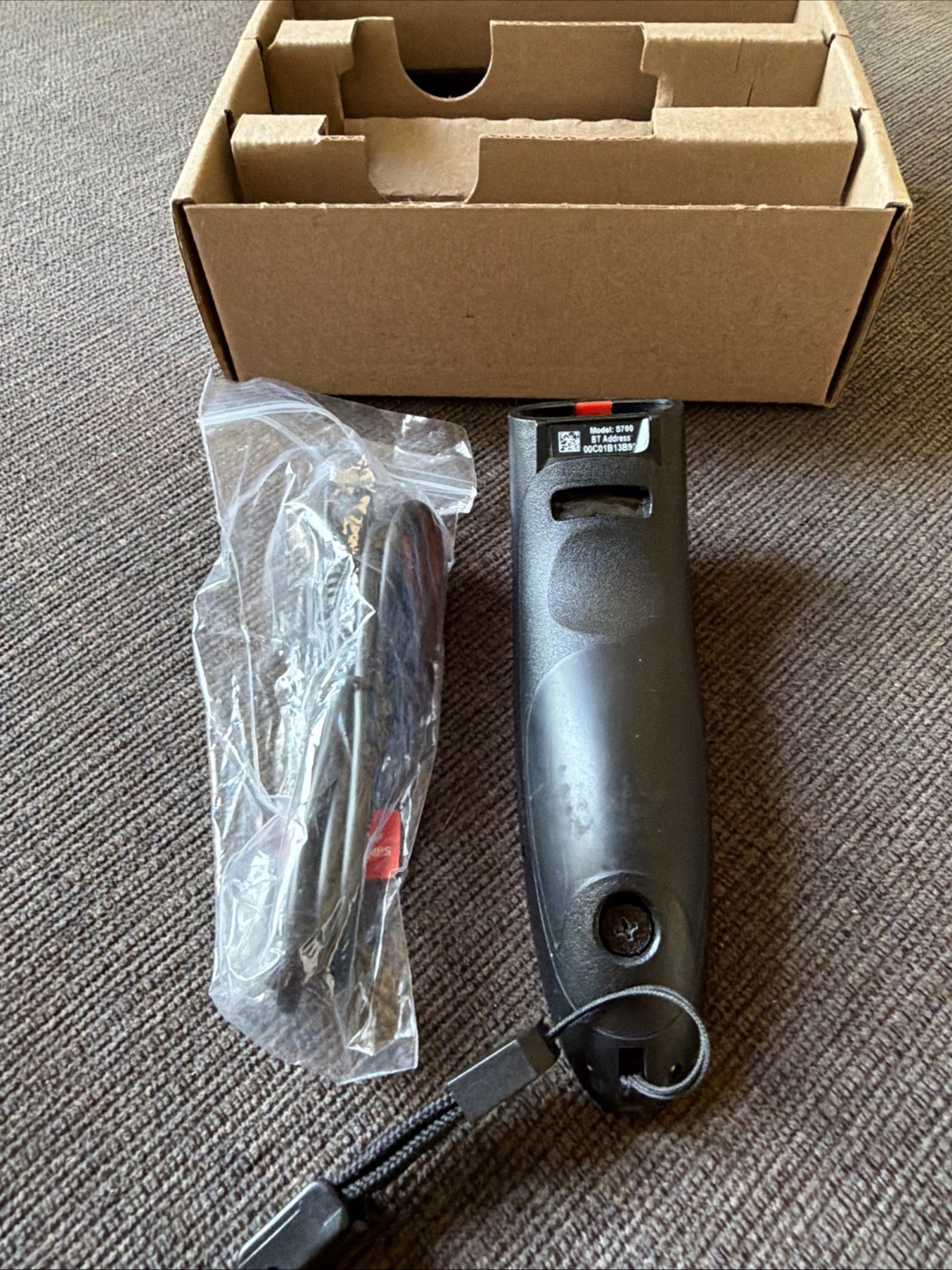 Socket Mobile SocketScan S700 1D Bluetooth Barcode Scanner Red Open Box No Cable