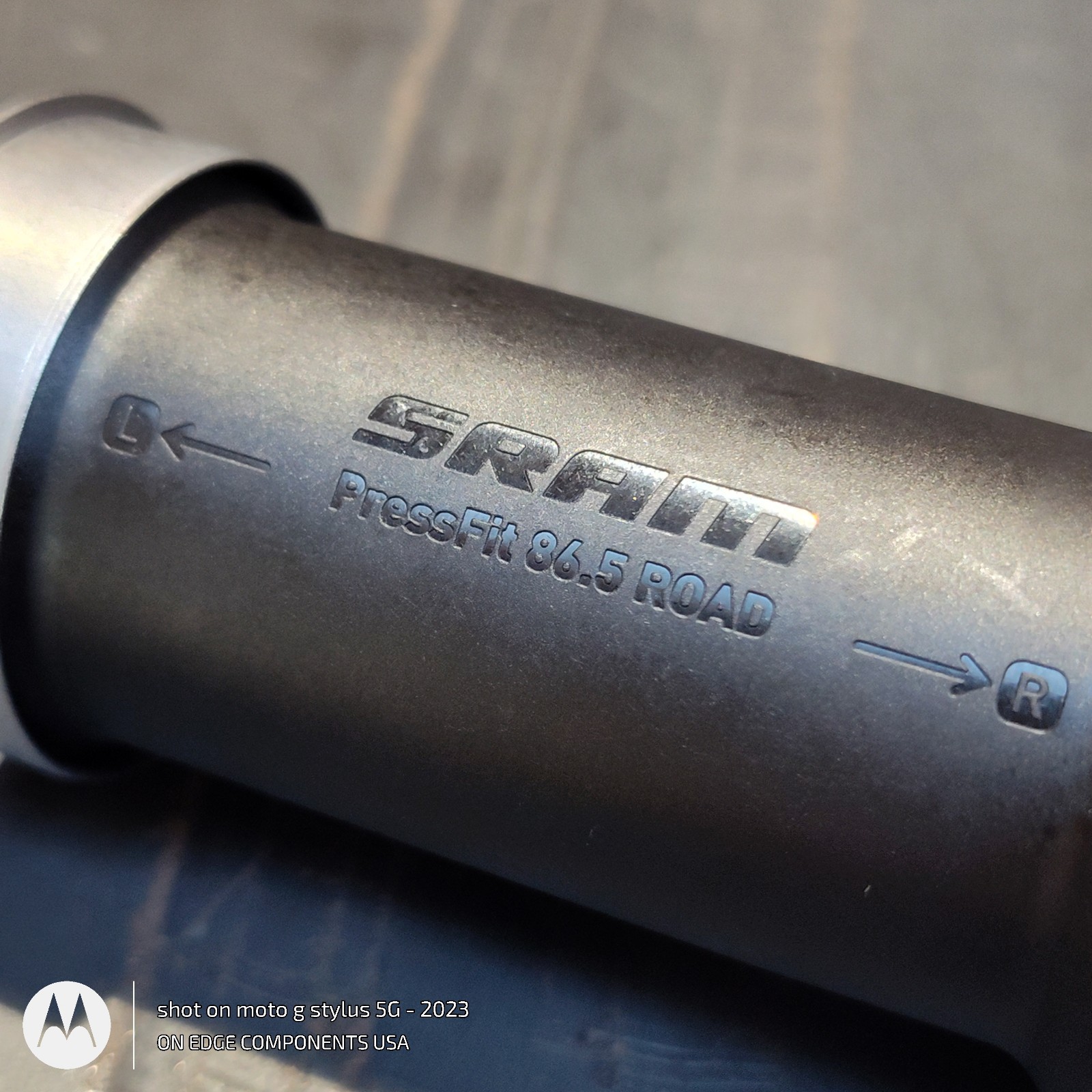 SRAM DUB PF86 Press-Fit 86.5 Road Bottom Bracket