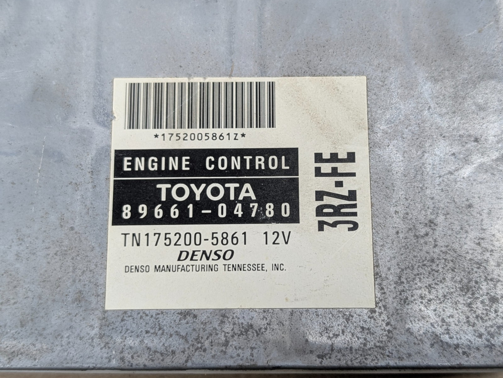 2001 01 Toyota Tacoma 2.7 AT Engine Computer Control Module ECM ECU 89661-04780