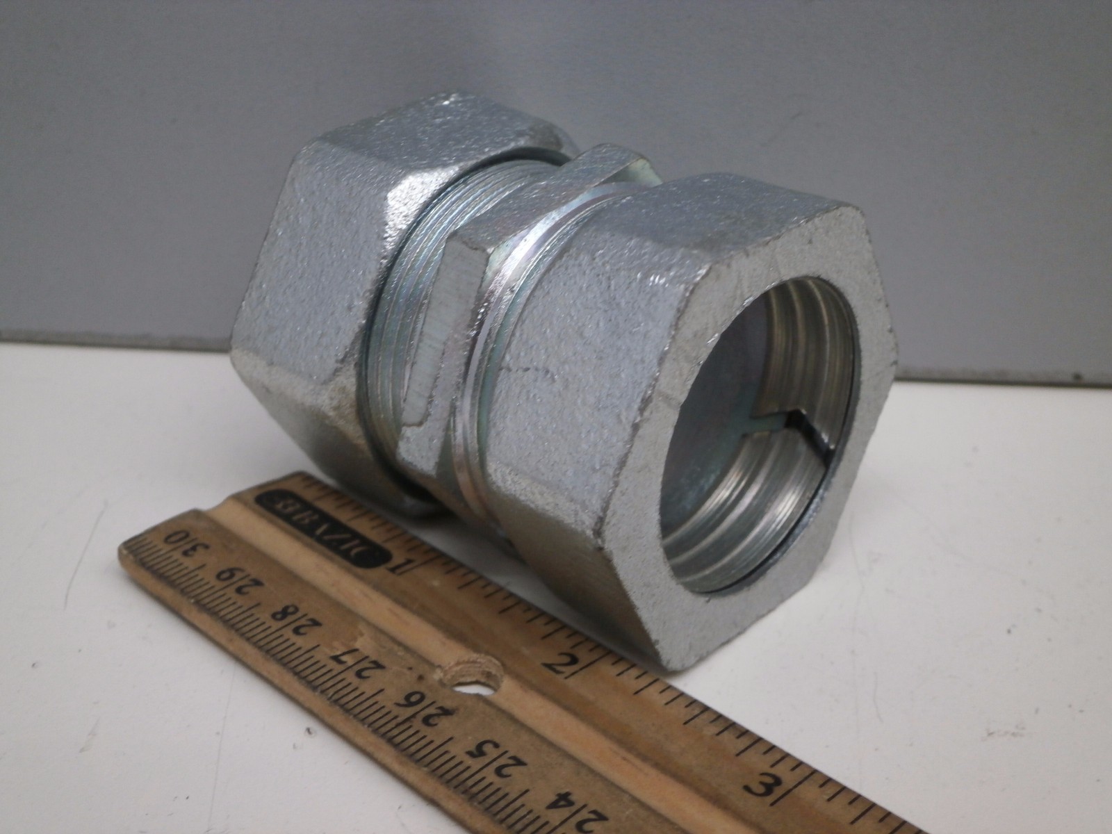 Lot of (4) 1444A One-Inch 1" Threadless Rigid Conduit Steel Compression Coupling