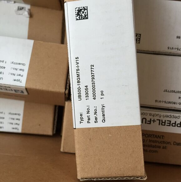NEW IN BOX Pepperl + Fuchs UB500-18GM75-I-V15 or UB500-18GM75-U-V15  ALL NEW