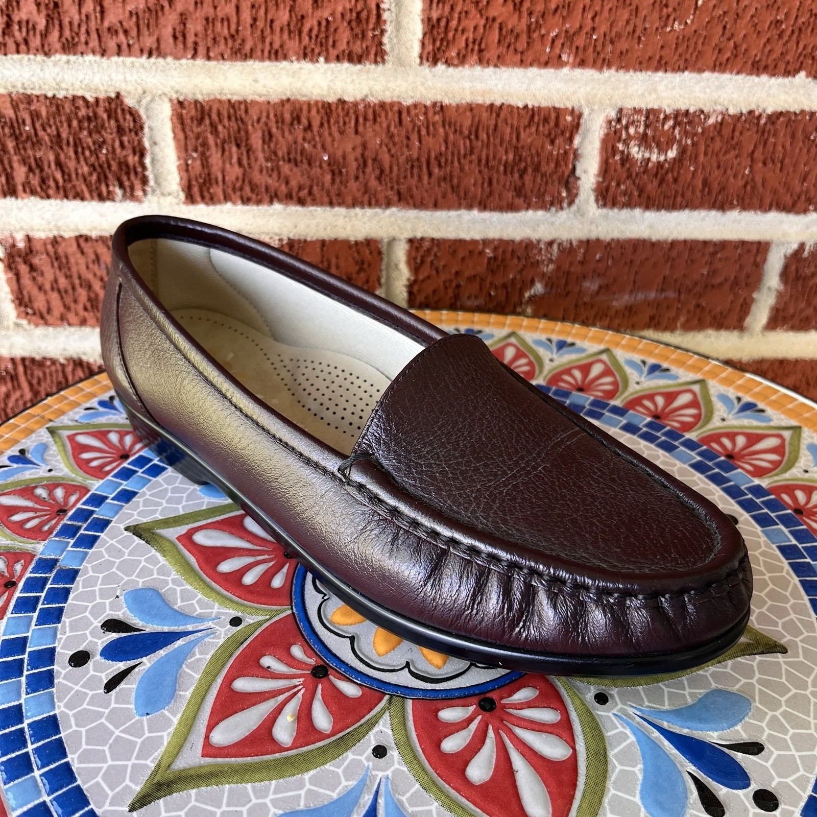 SAS Simplify Womens 8 Brown Leather Slip On Loafers Comfort Shoes Made in USA
