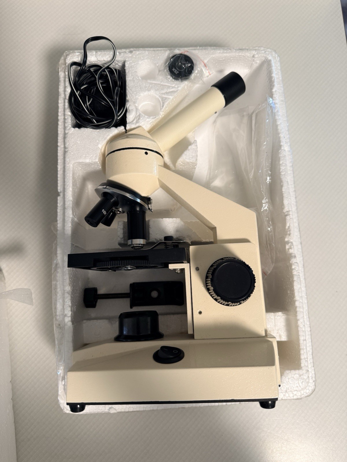 AmScope M152C-PB10 40x-1000x Portable Student Compound Microscope