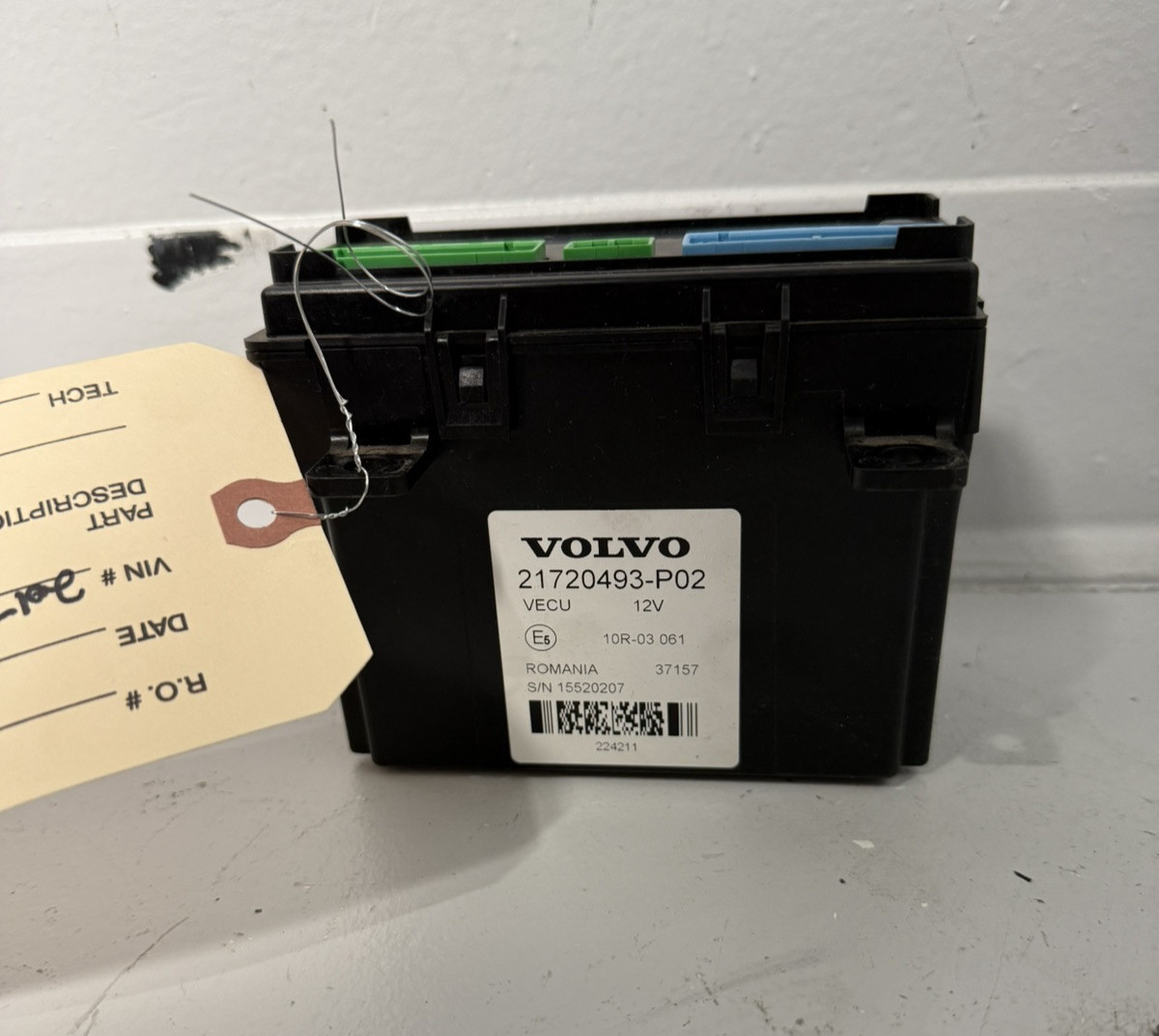 21720493-P02 VOLVO VNL CAB CONTROL UNIT MODULE 3683510