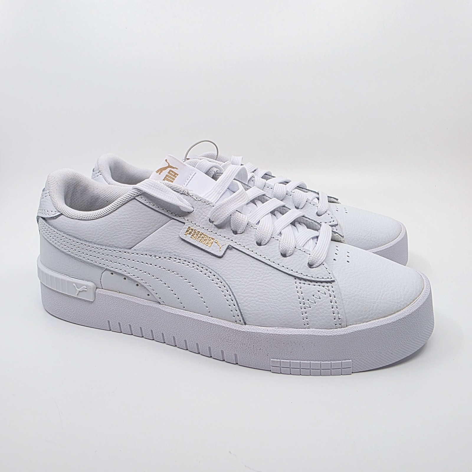 PUMA COURT SNEAKER,WHITE SIZE 7. 7.5, 8,9, 11