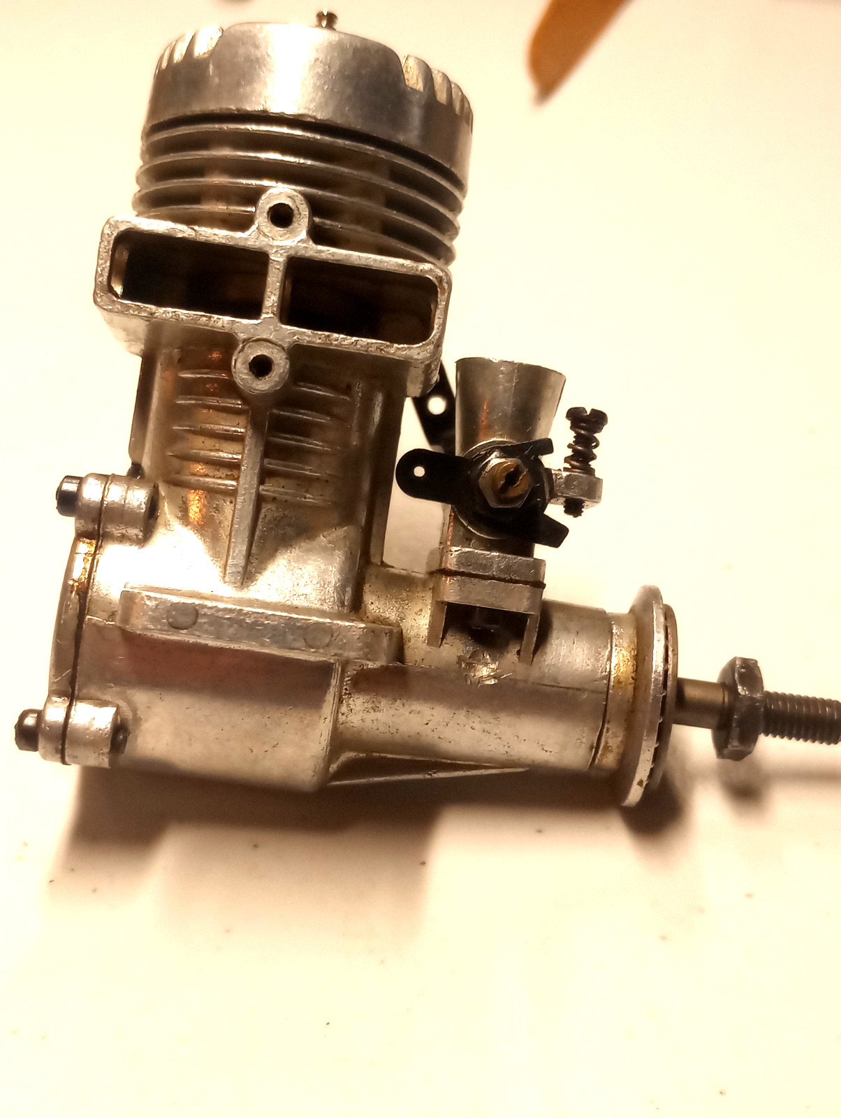 Vtg Fox 19 RC CL Glow Plug Model Airplane Engine Strong Compression!