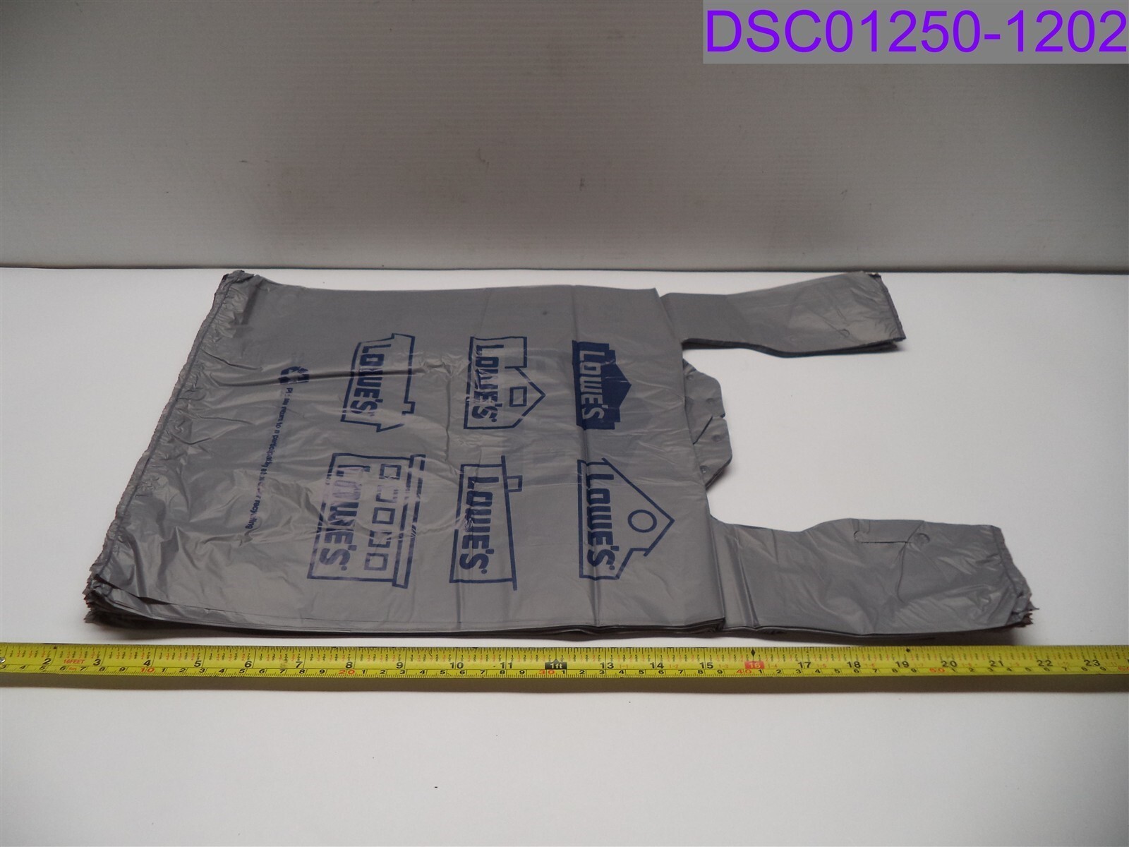 Qty = 1,500: Lowe's Gray T-Sack Shopper Sack 20" x 11-1/2"