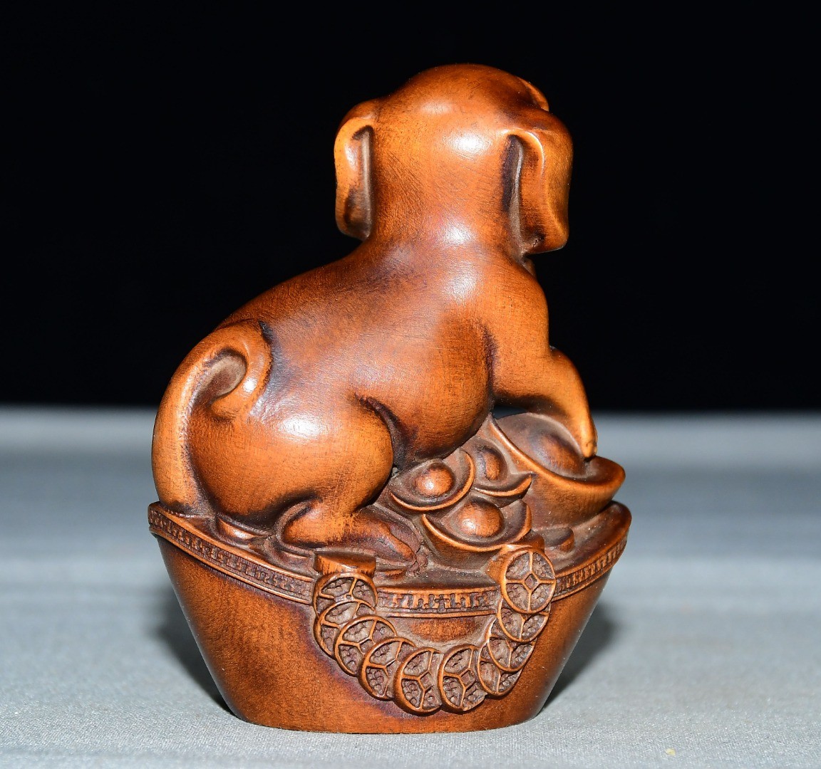 Exquisite Small Leaf Boxwood Wealth Dog Ornament