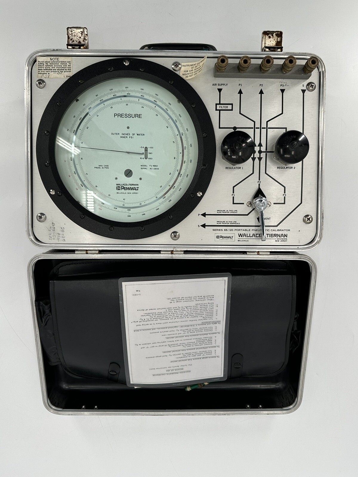 Wallace & Tiernan/Pennwalt - model 65-120 - Portable Pneumatic Calibrator