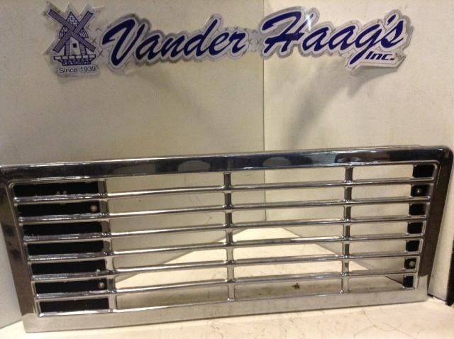 1988-1997 International 9700 Grille - Used