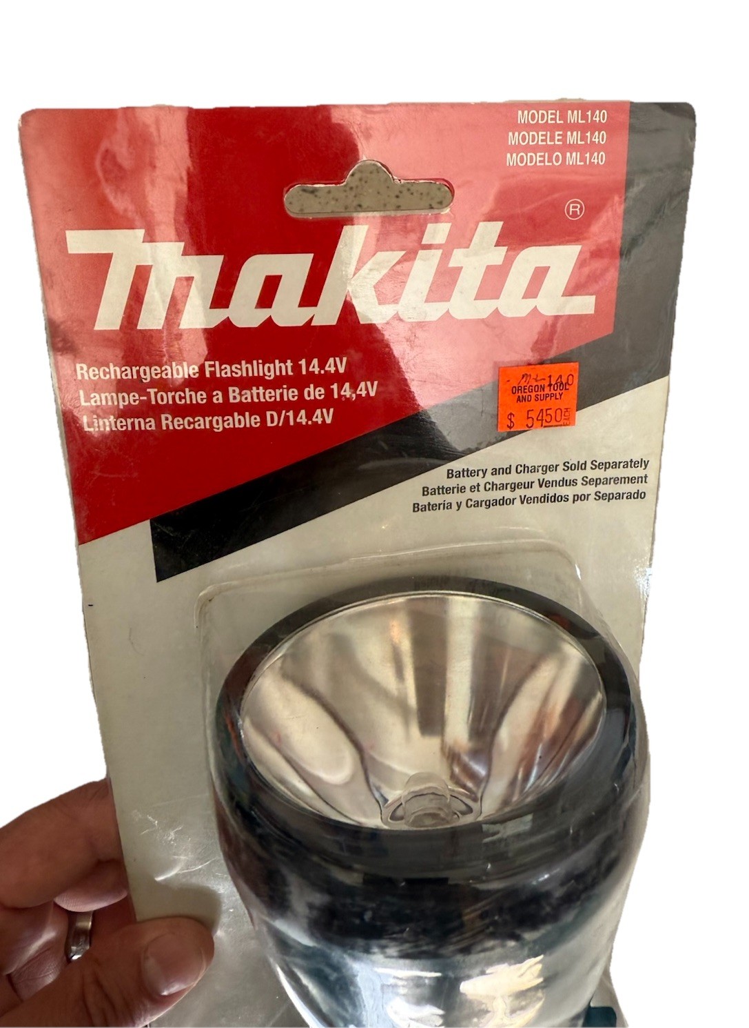 Makita ML140 cordless handheld flashlight