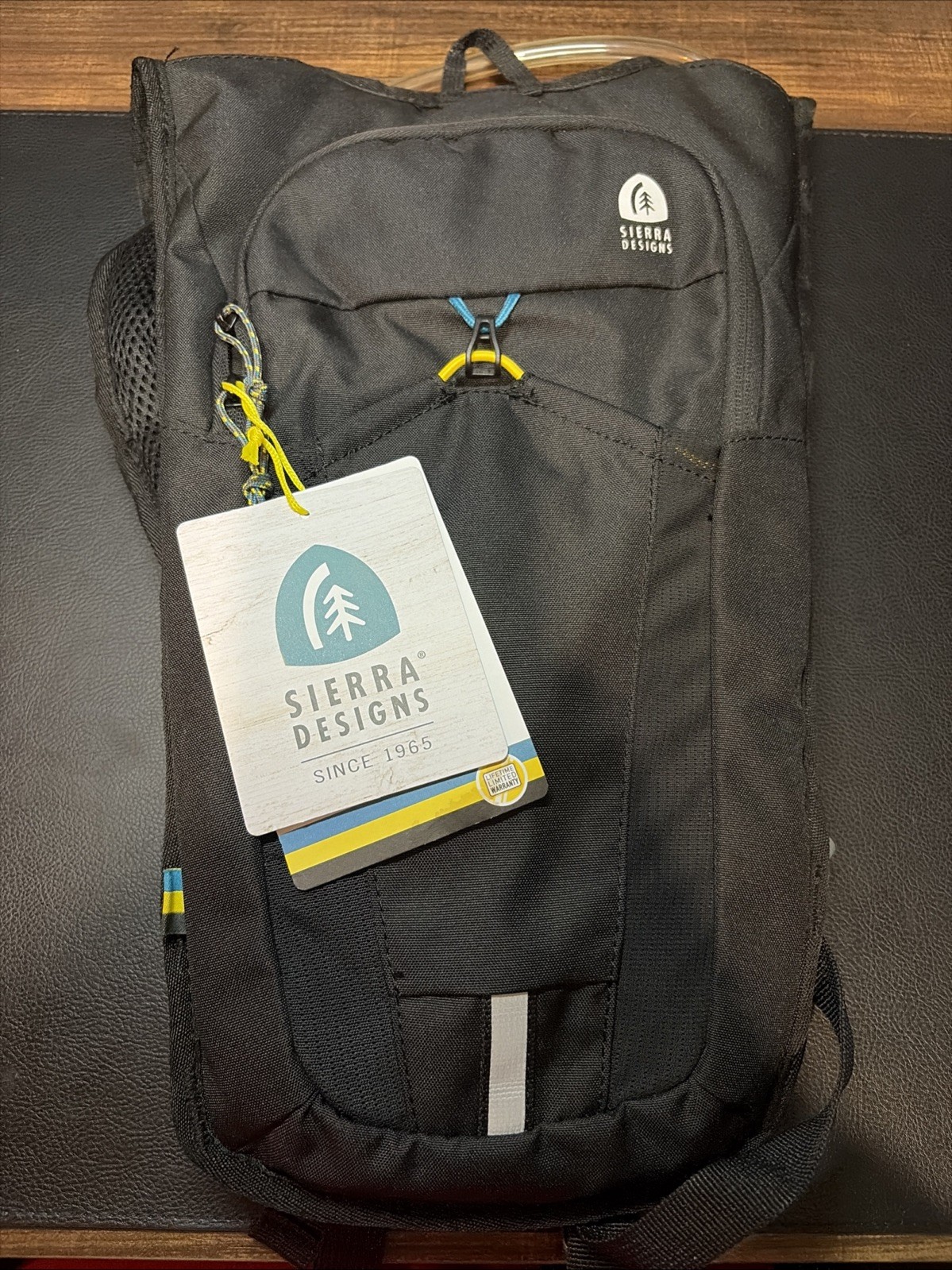 NWT Sierra Designs Flagstaff 4L Hydration Pack - Black Backpack Hiking & Biking