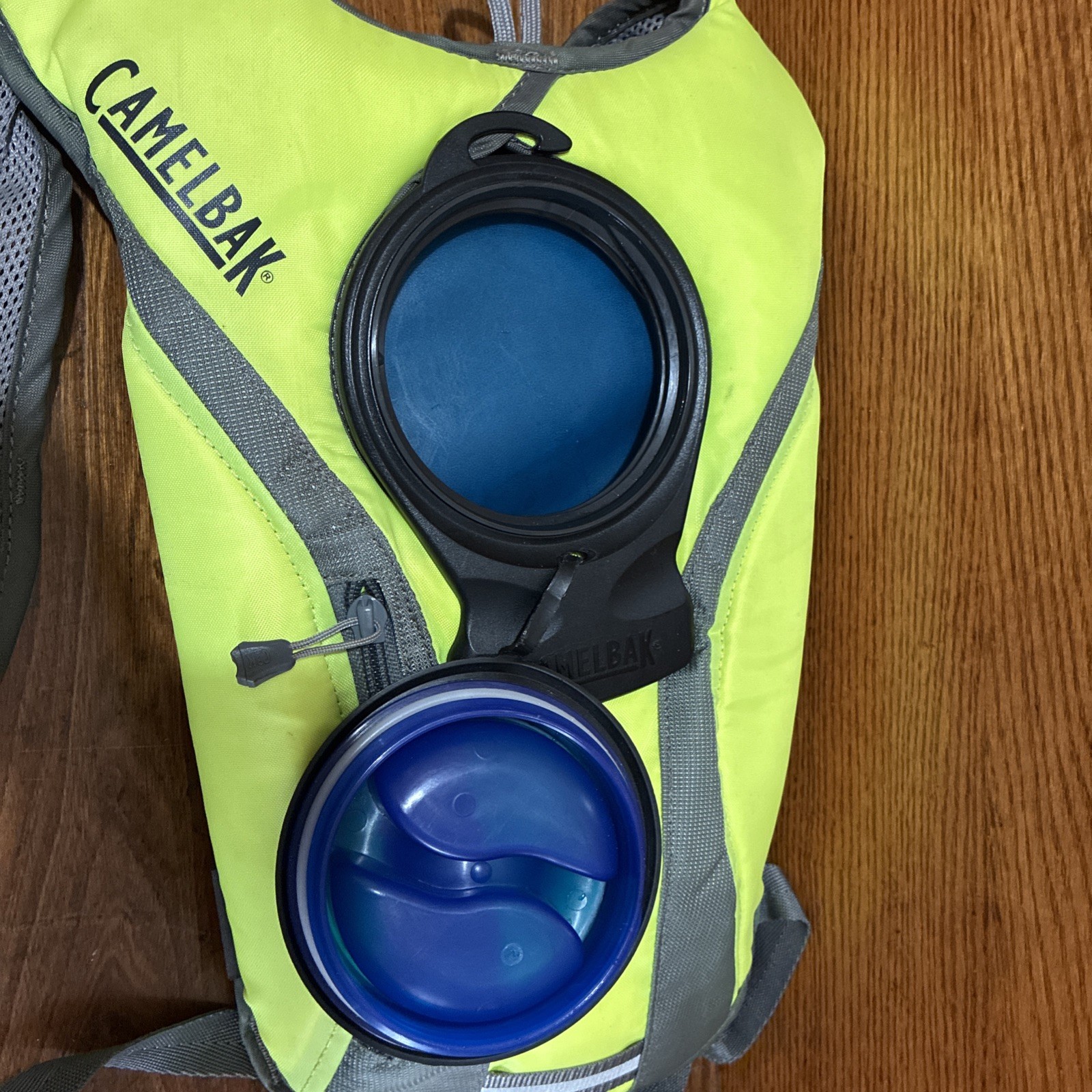 Camelbak HydroBak Hydration Pack 1.5 L Pre-owned Yellow & Gray